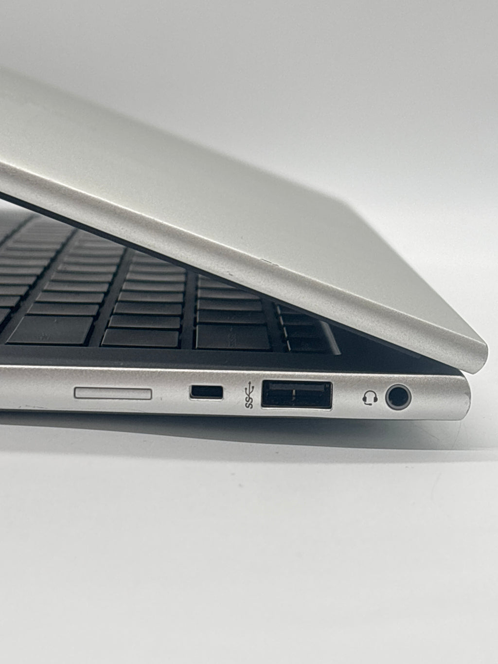 HP EliteBook 840 G10 i5-1335U 16 GB RAM 256 GB SSD - For Parts (No OS and Bios Locked)