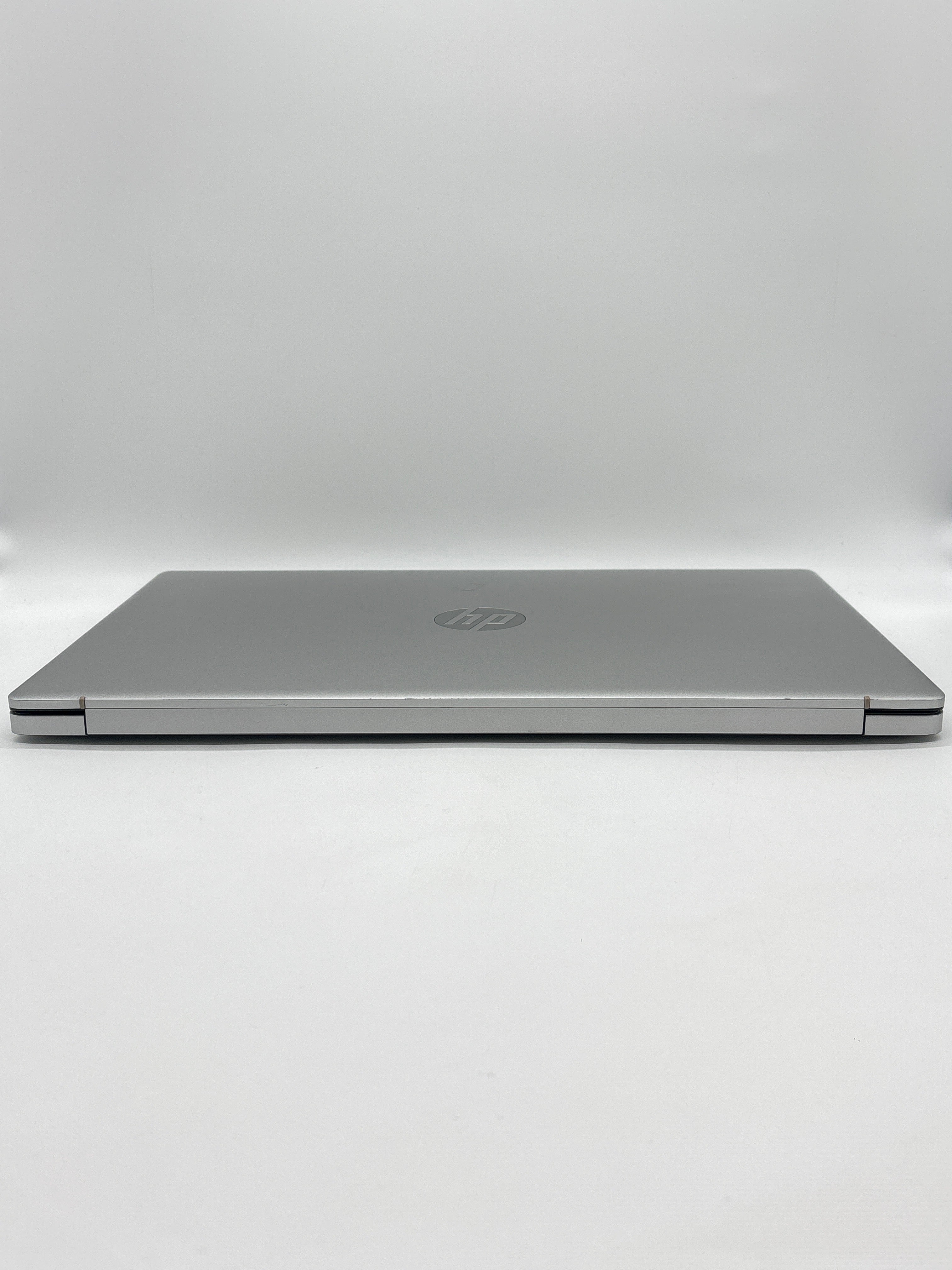 HP 17-CP0700DX AMD Ryzen 5 5500U 8GB RAM 512GB SSD