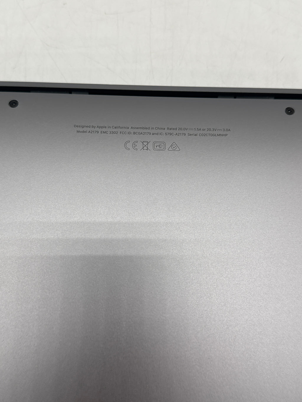 Apple MacBook Air 13" A2179 2020 i5 8GB 256GB SSD - READ