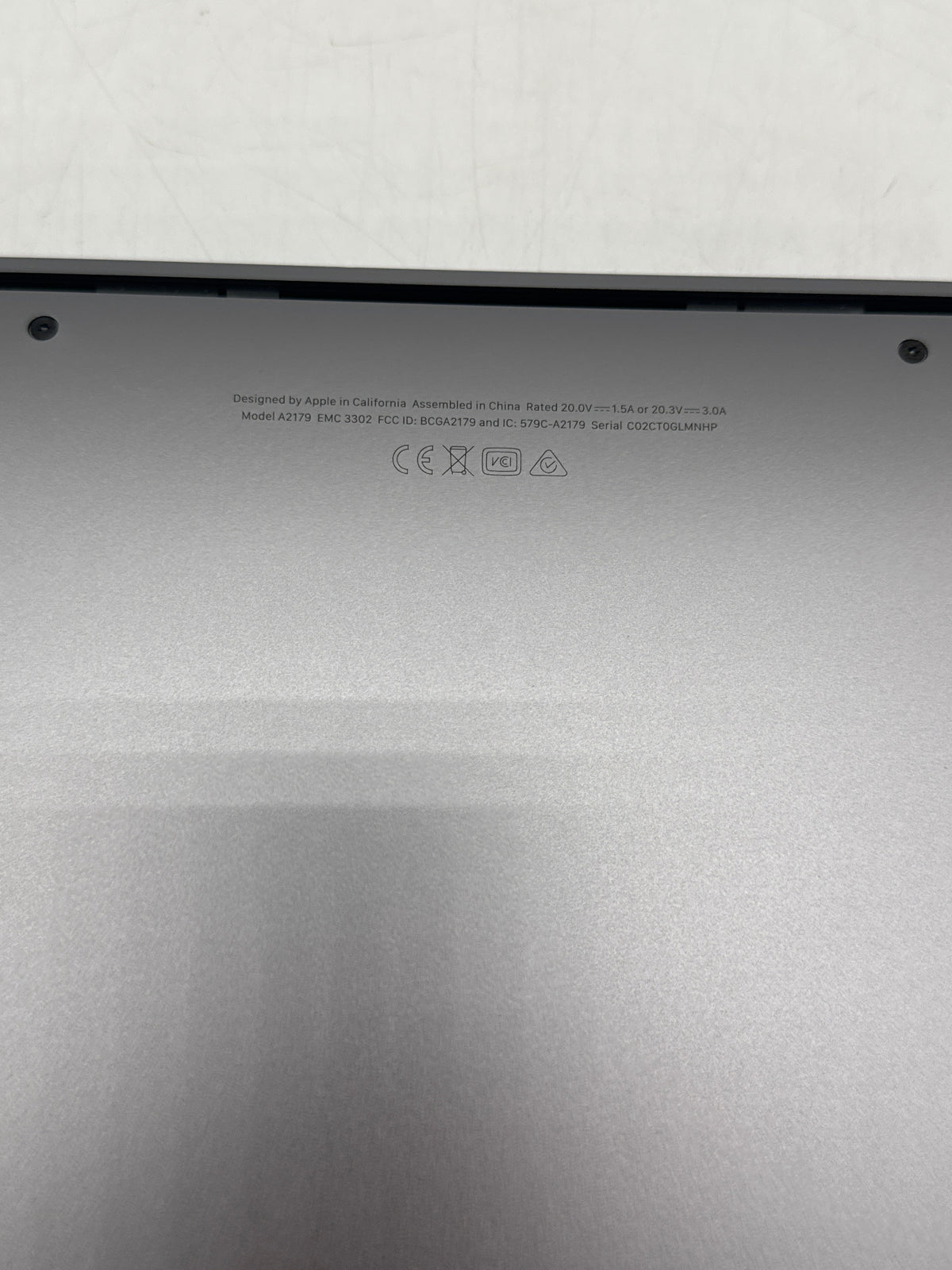 Apple MacBook Air 13" A2179 2020 i5 8GB 256GB SSD - READ