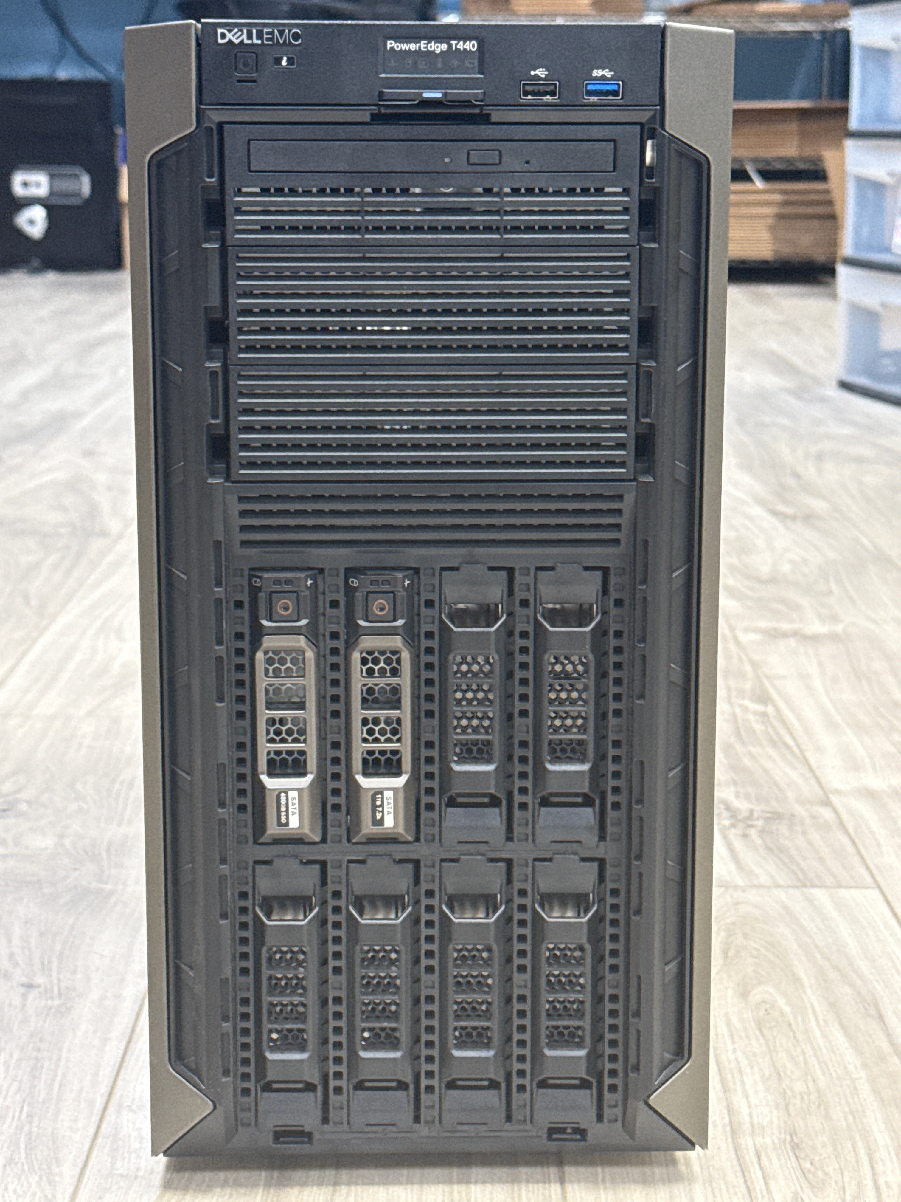 Dell PowerEdge T440 Server Xeon Silver 4214 32GB RAM 1TB HDD + 480GB SSD NO OS