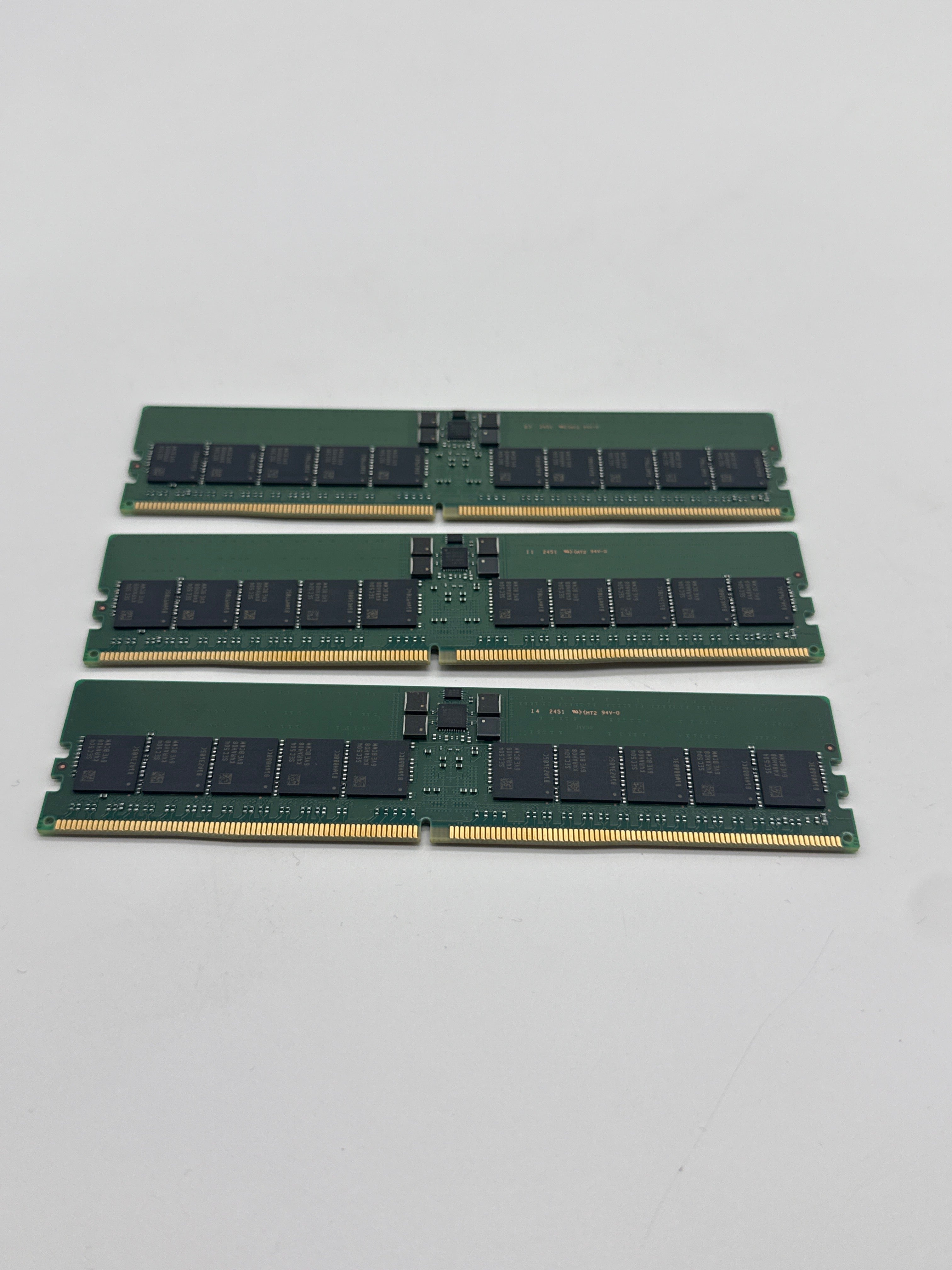 M321R4GA3PB0-CWM SAMSUNG 32GB (1X32GB) 2RX8 PC5-5600B RDIMM MEMORY