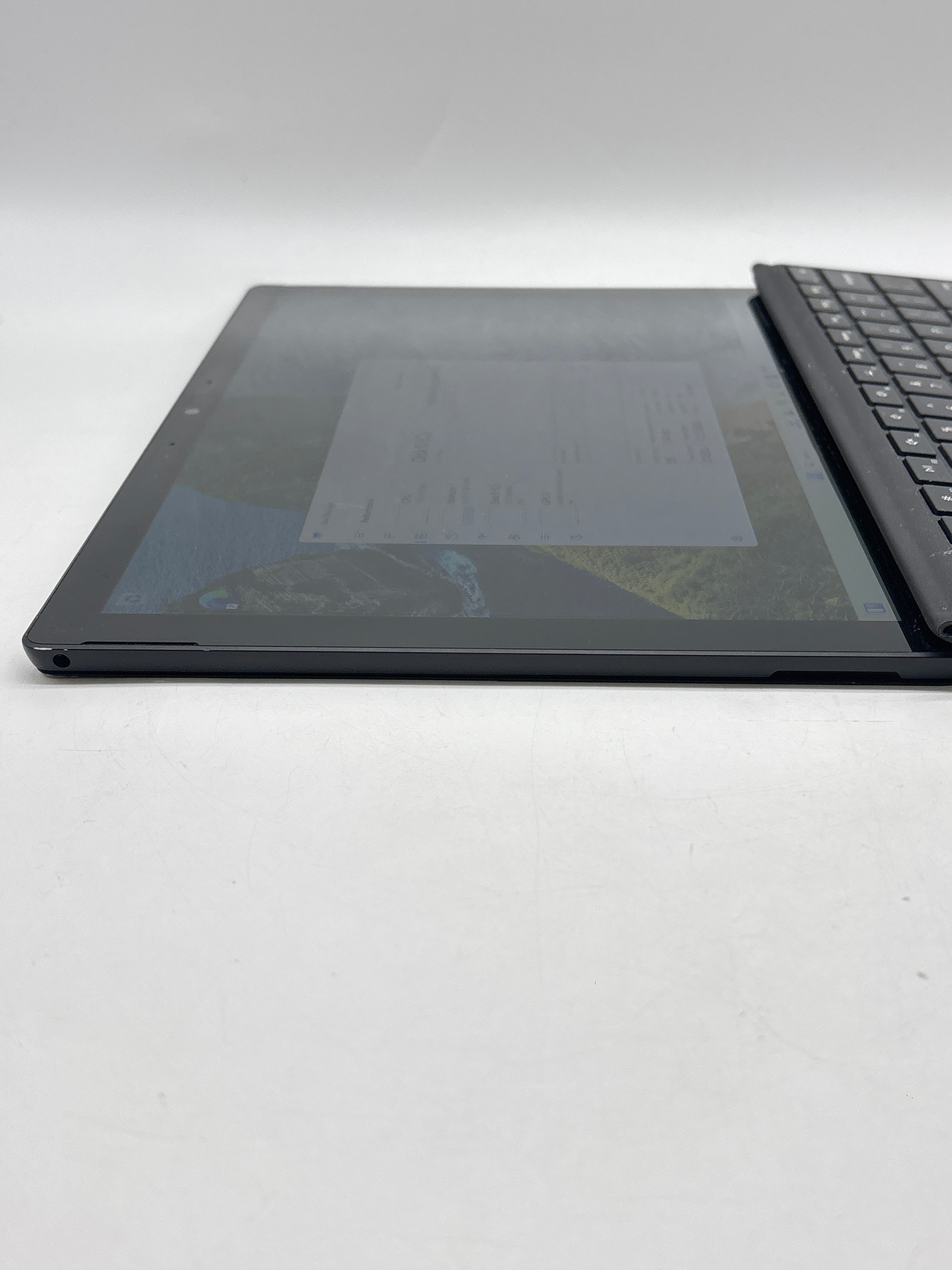 Microsoft Surface Pro 7+ 1960 12.3" Core i7-1165G7 16GB RAM 256GB SSD - Used