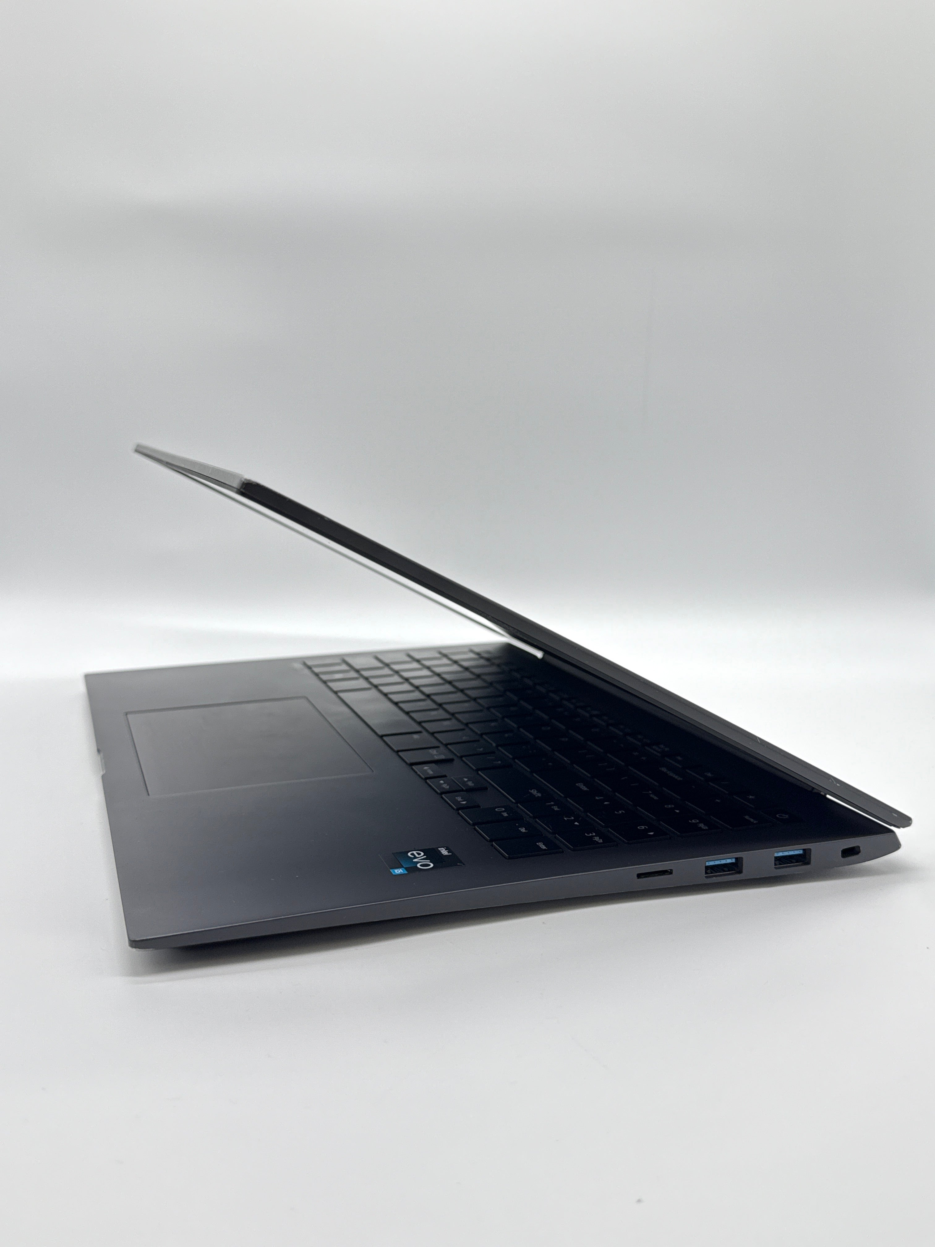 LG Gram 16Z90R-K.AAS6U1 i5-1340P 16GB RAM 512GB SSD