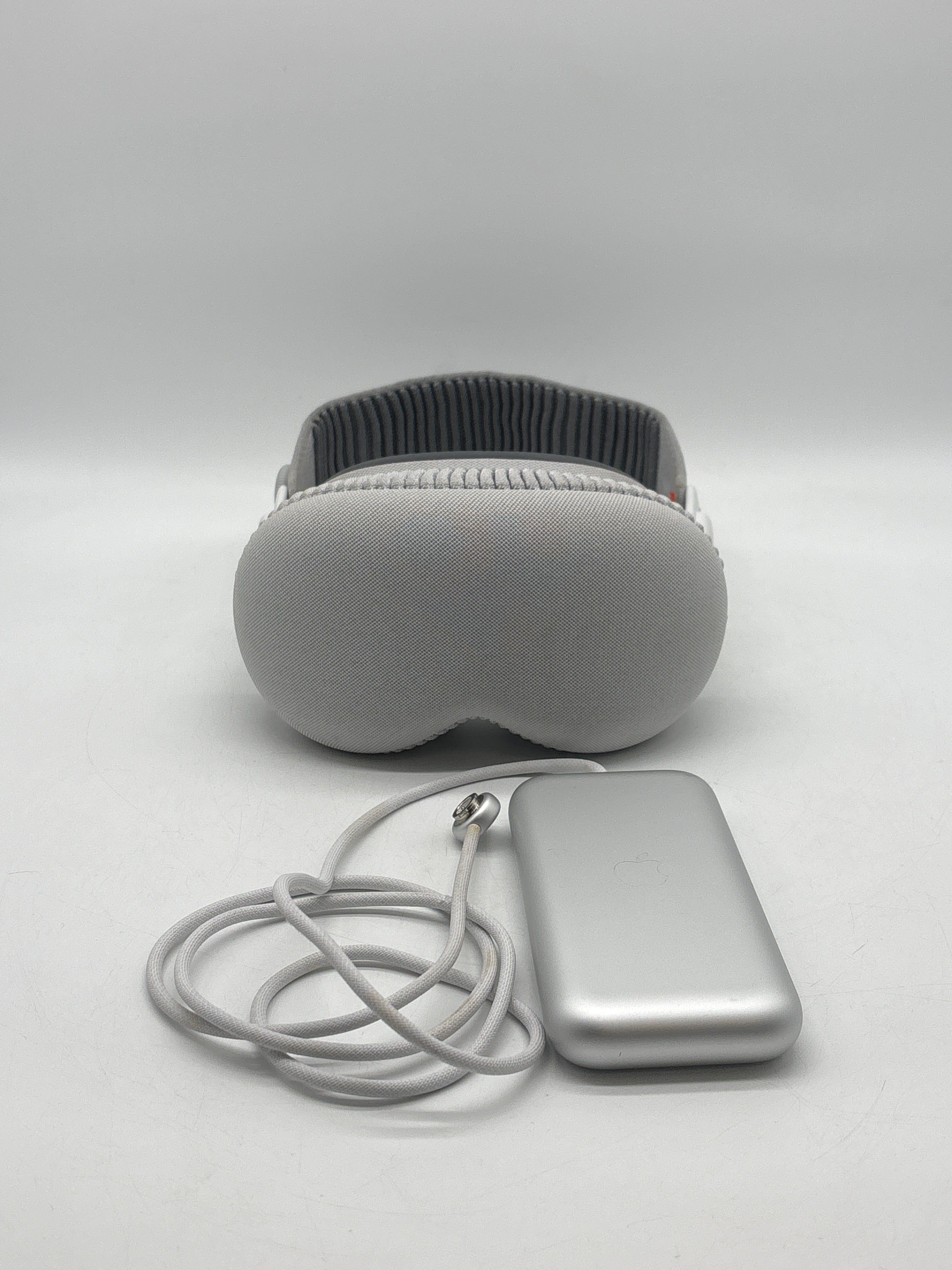 Apple Vision Pro 256 GB Standalone VR Headset White WiFi