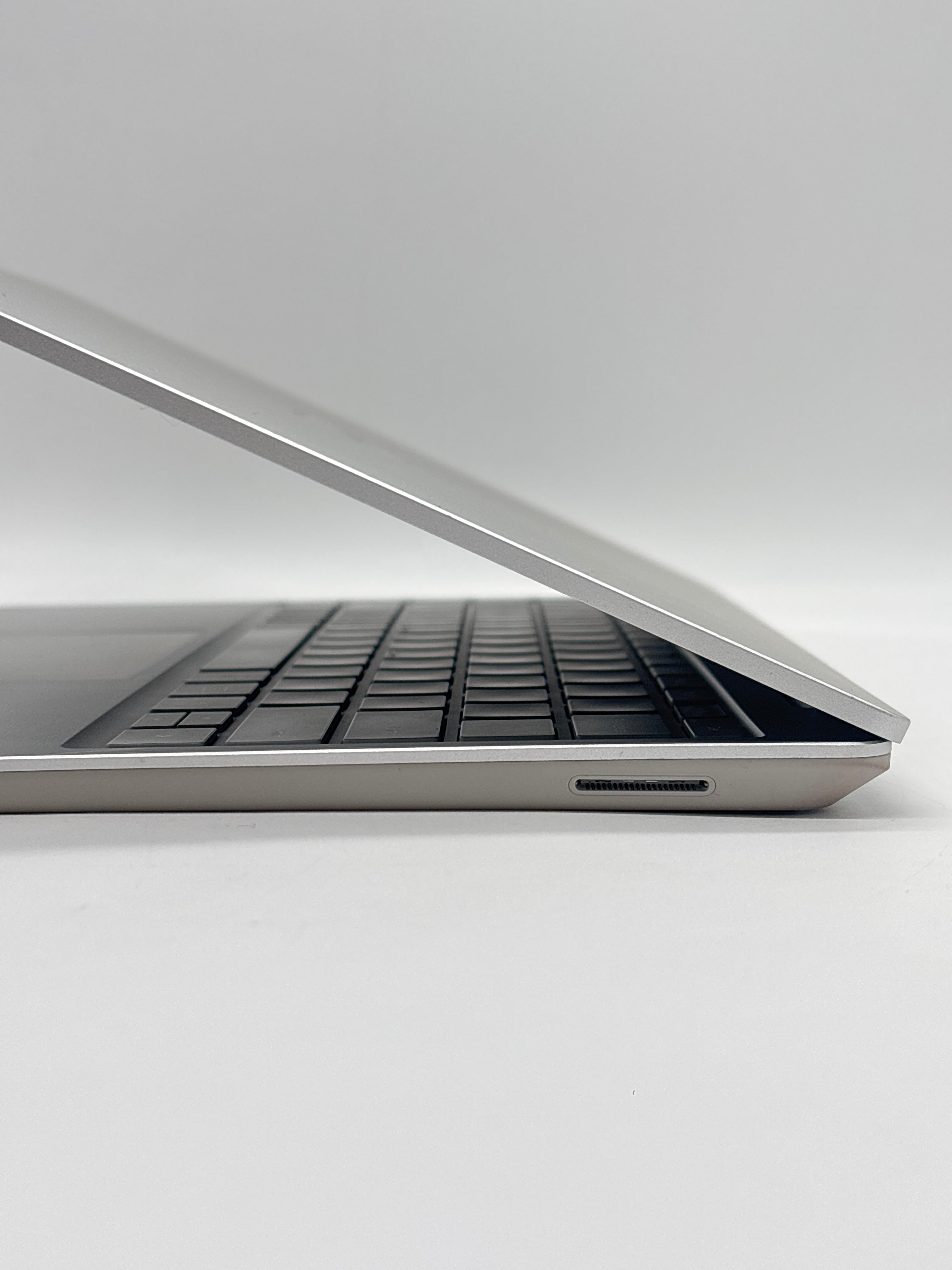 Microsoft Surface Laptop Go 3 2013 i5-1235U 8GB RAM 256GB SSD