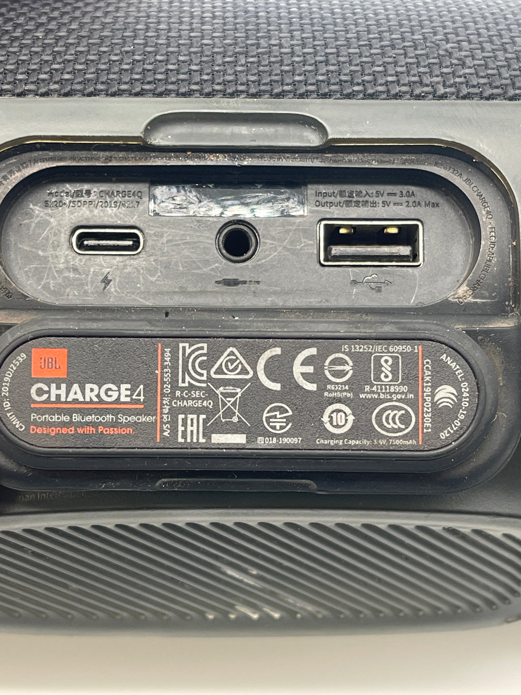 JBL Charge 4 Portable Wireless Bluetooth Speaker Used