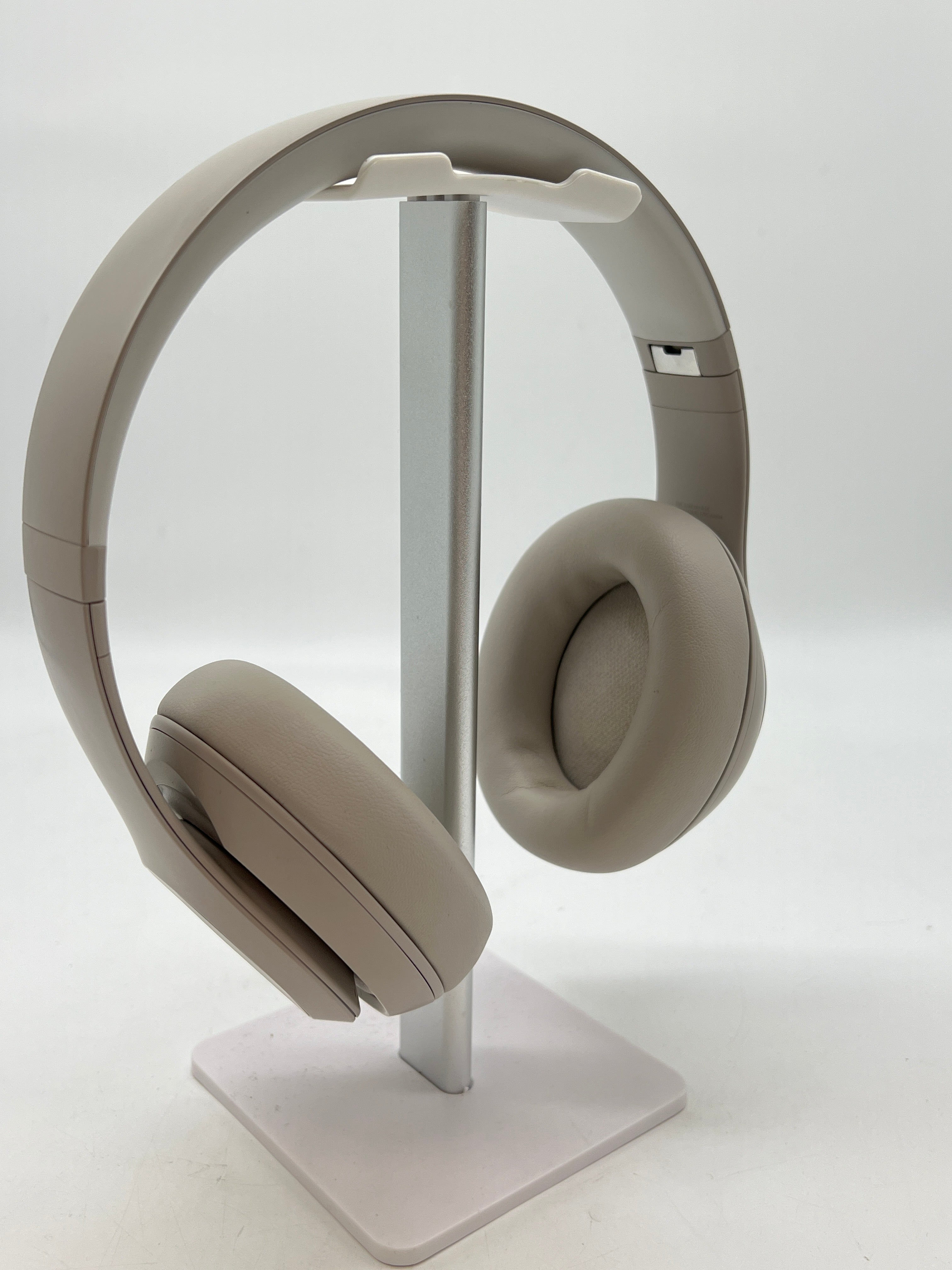 Beats Studio Pro Wireless On-Ear Bluetooth Headphones - Used