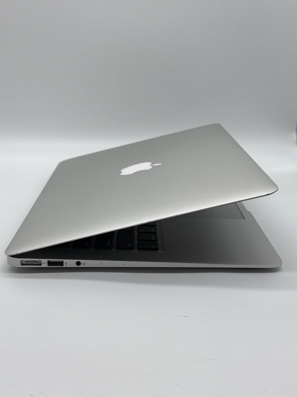 Apple MacBook Air 13" A1466 2017 Intel i5 8GB RAM 128GB SSD Silver