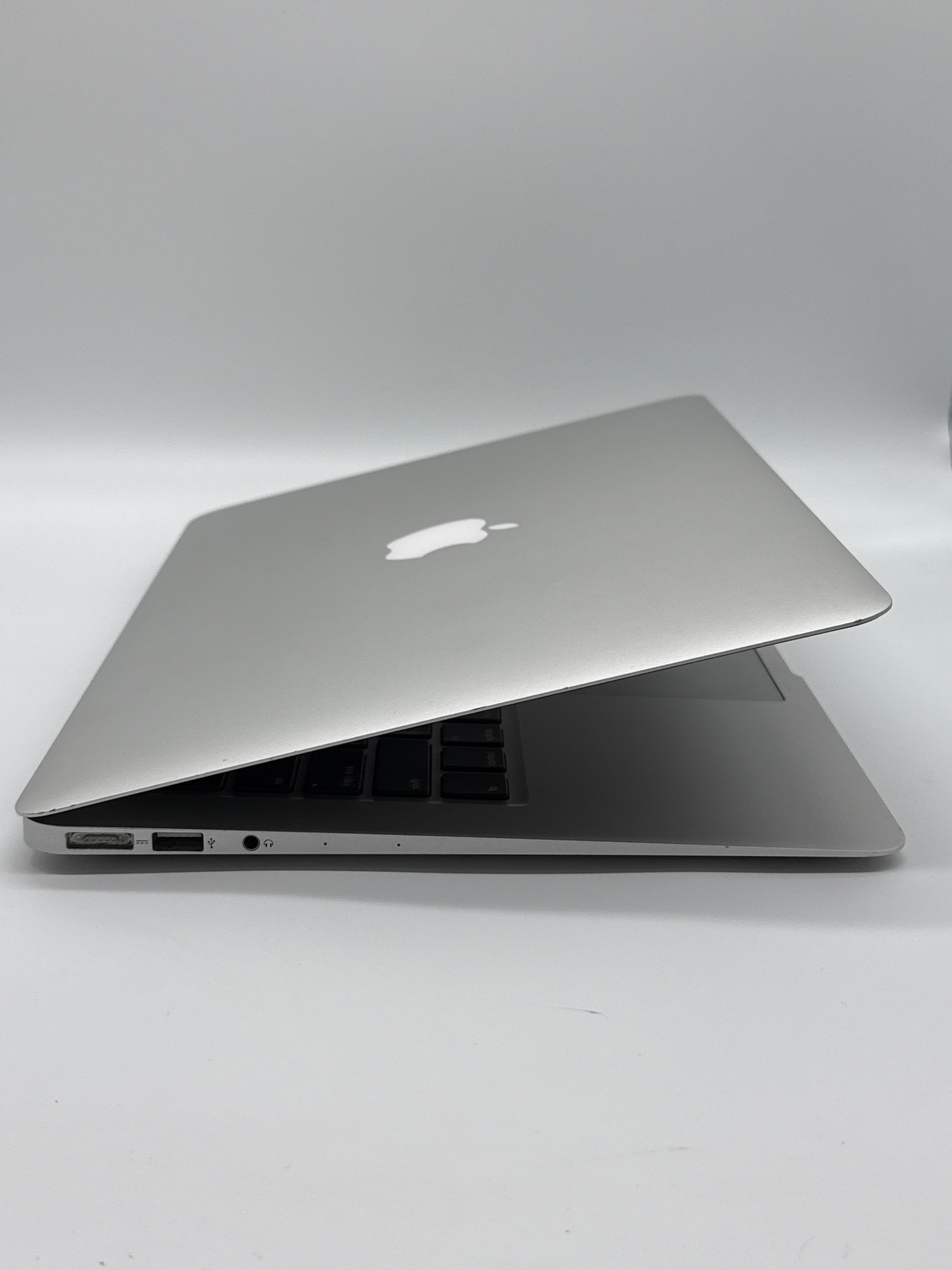 Apple MacBook Air 13" A1466 2017 Intel i5 8GB RAM 128GB SSD Silver