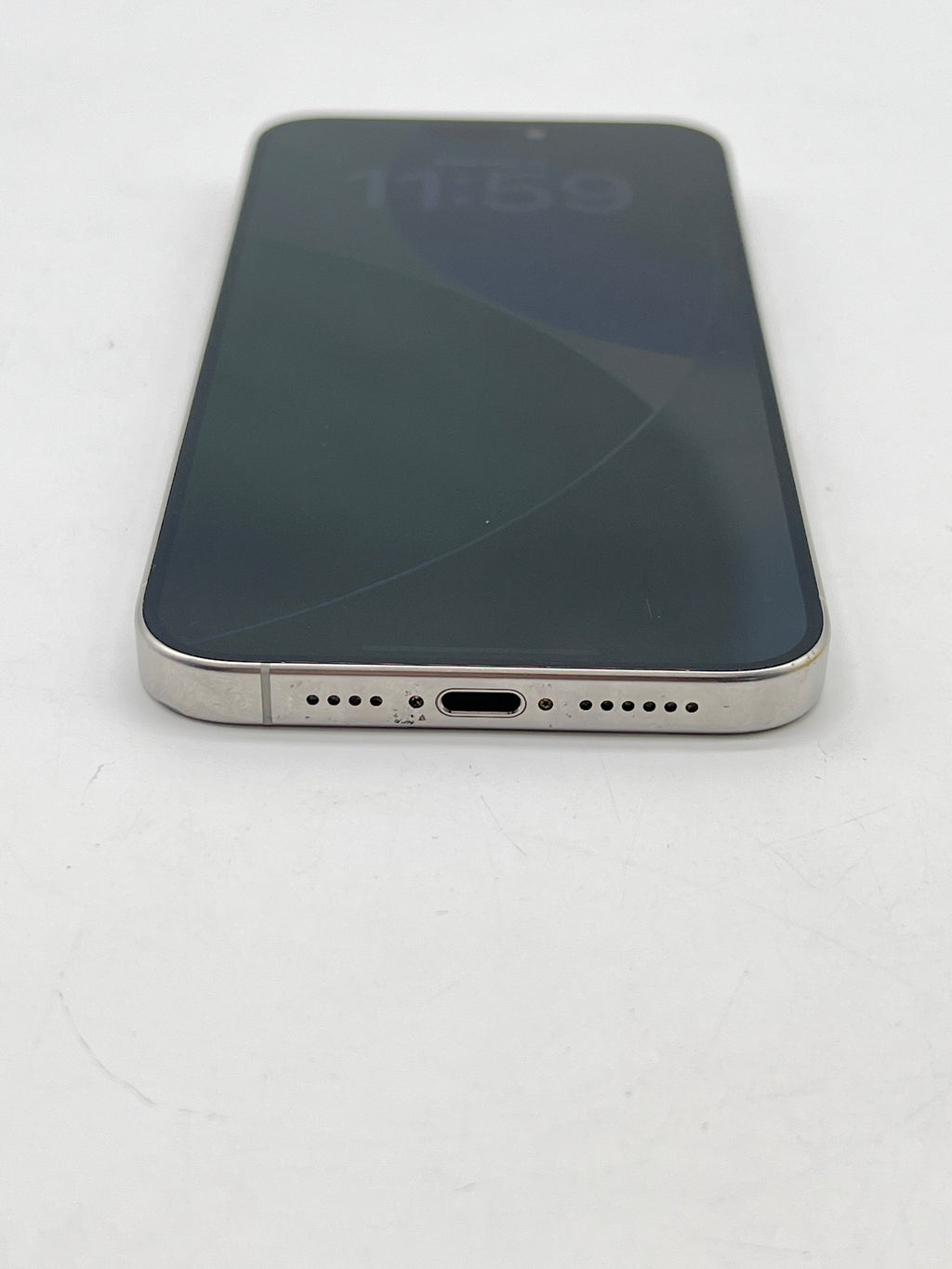 Apple iPhone 15 Pro Max 256GB Unlocked White - For Parts (Cracked Back)