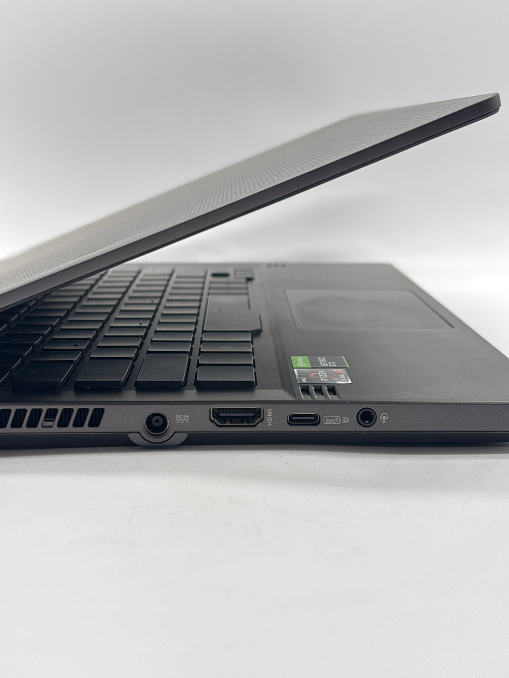 ASUS ROG Zephyrus G14 GA401I 14" AMD Ryzen 7 4800HS 8GB RAM 512GB SSD GTX 1650 Metallic Gray - Used