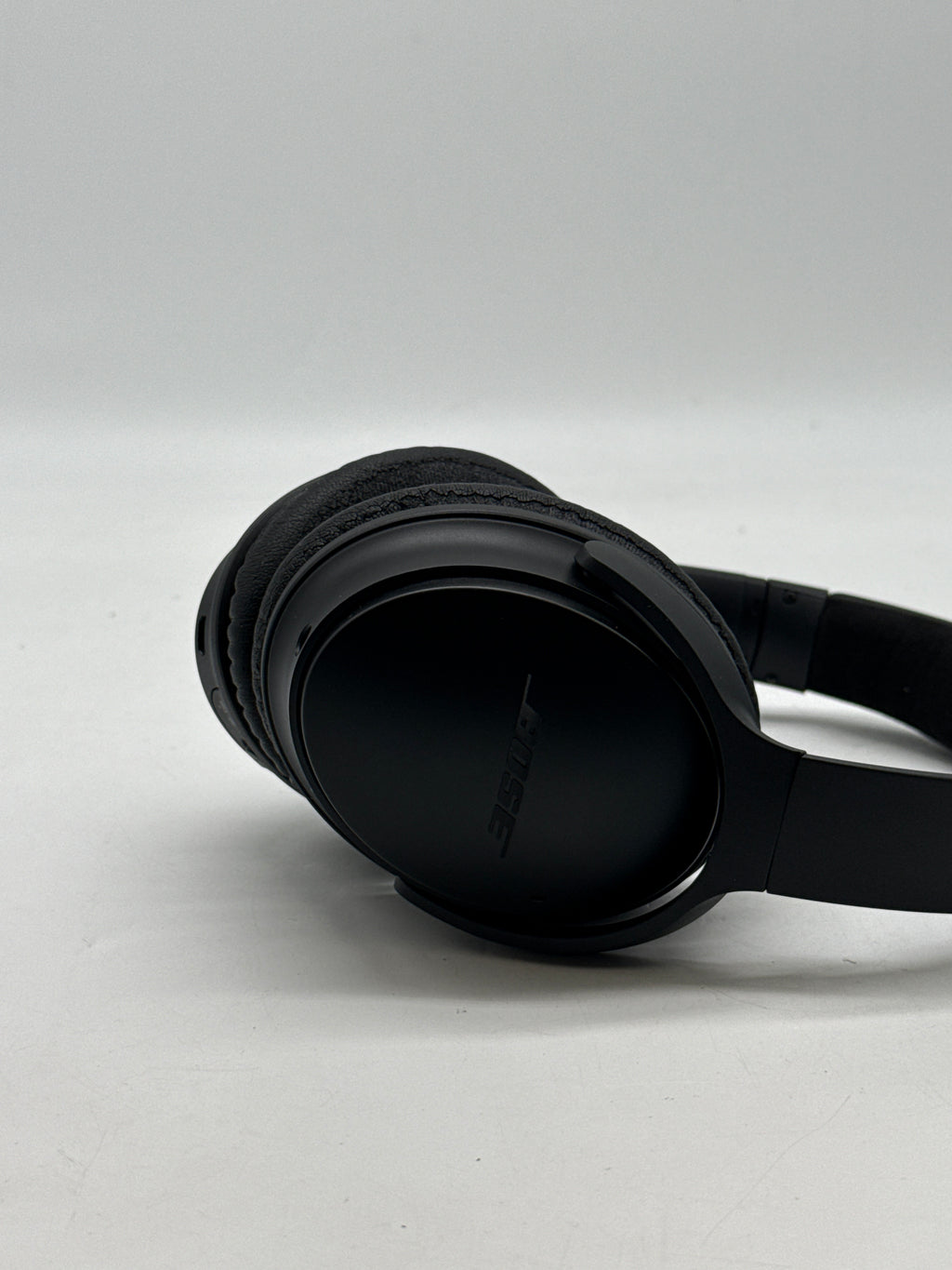 Bose QuietComfort 35 (QC35) Headphones - Black