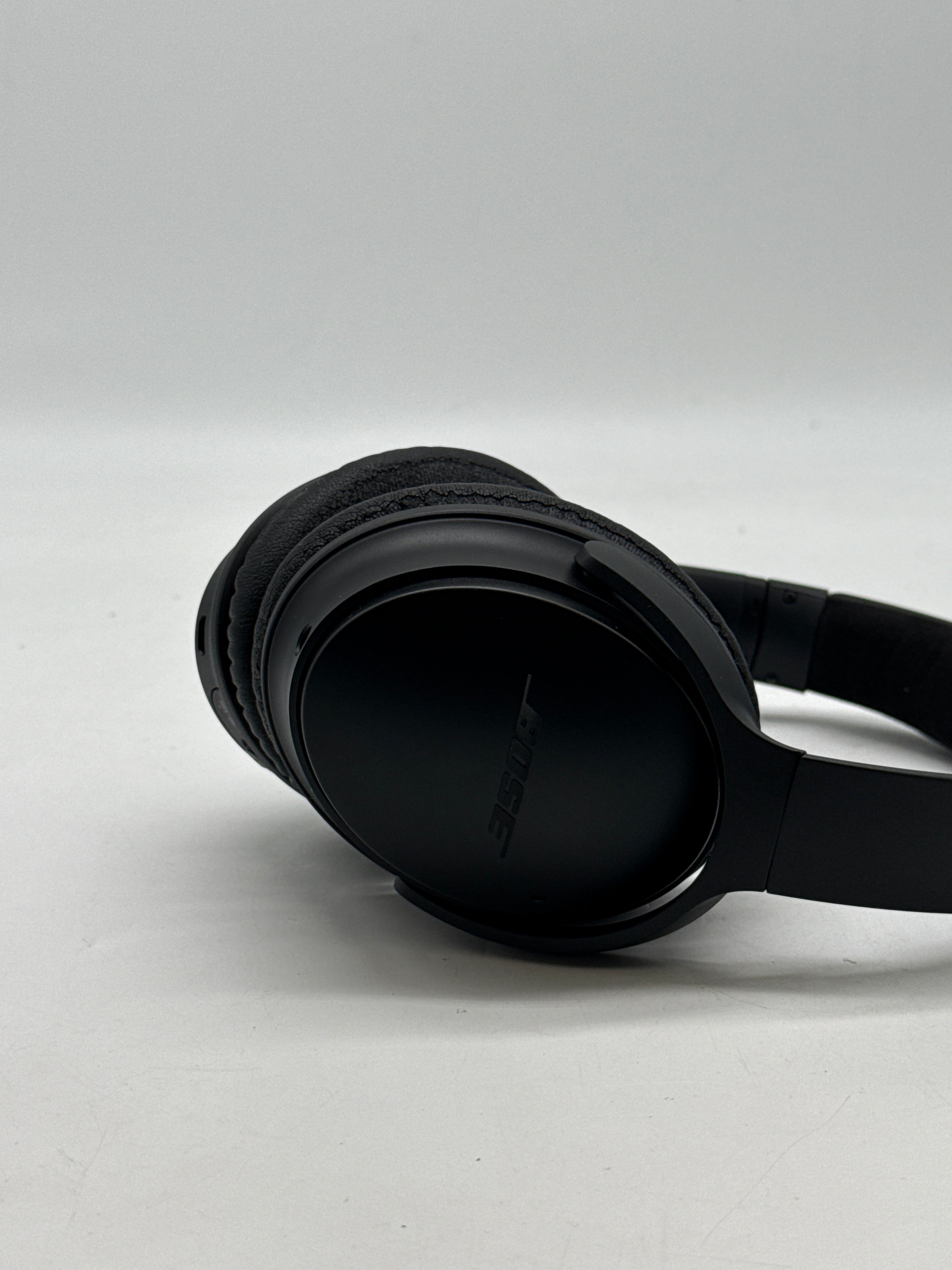 Bose QuietComfort 35 (QC35) Headphones - Black