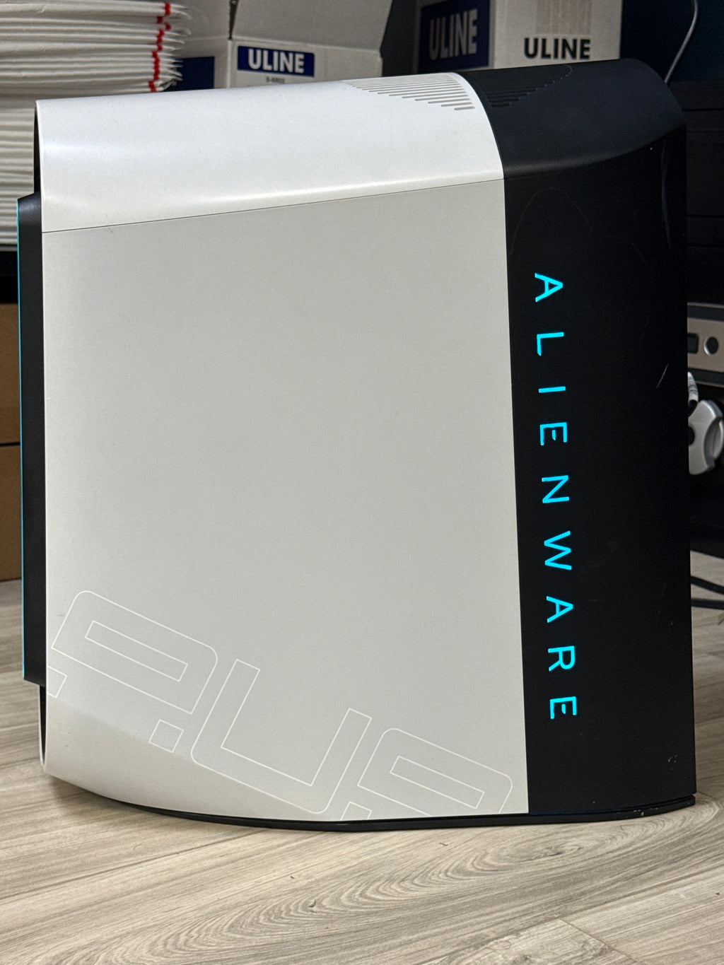 Alienware Aurora R9 i7-9700 16GB RAM 1TB HDD + 512GB SSD RTX 2080 Super (READ)