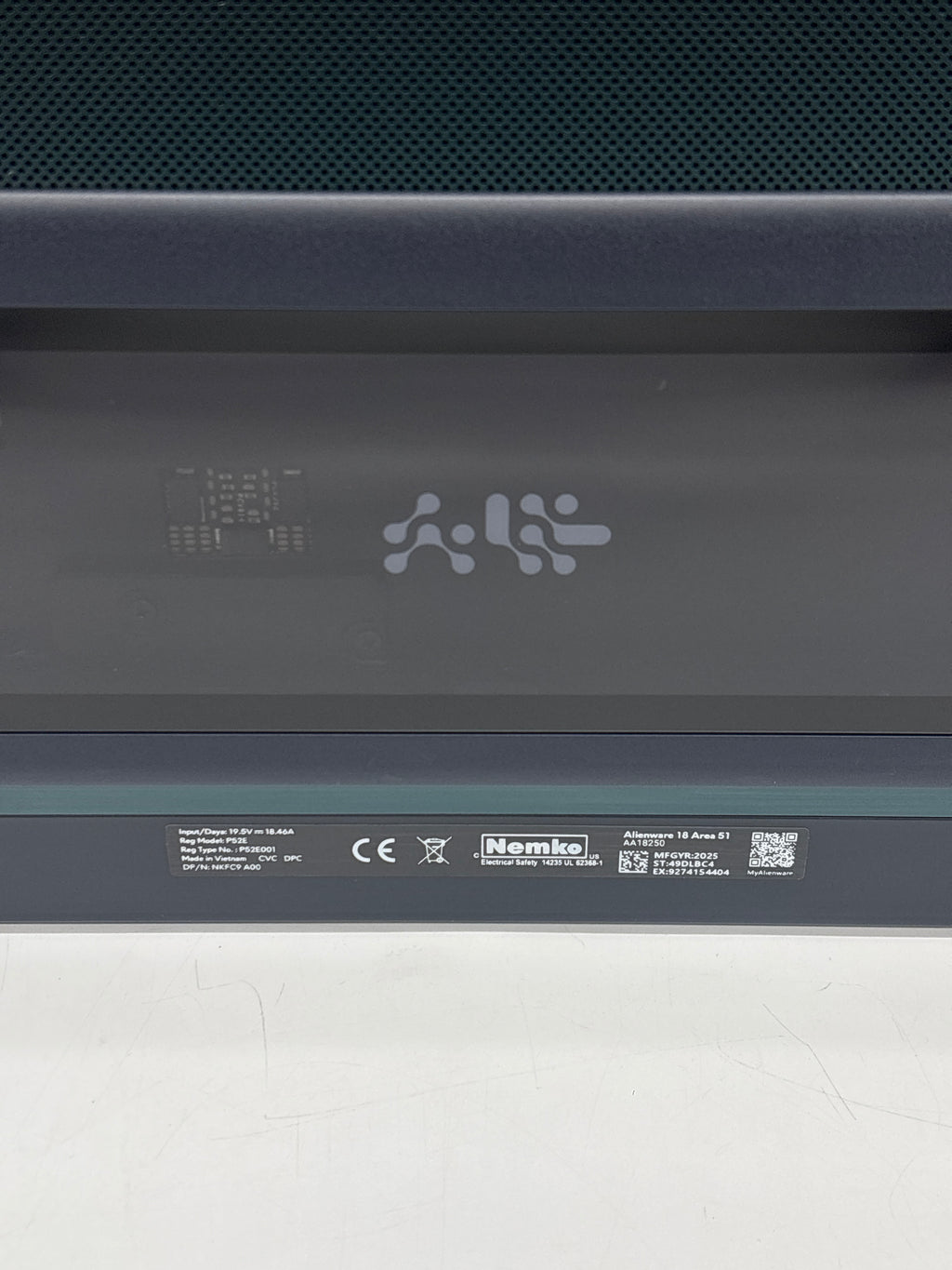 Dell Alienware 18 Area 51 Ultra 9 275HX 64GB RAM 2TB SSD RTX 5090 - Warranty