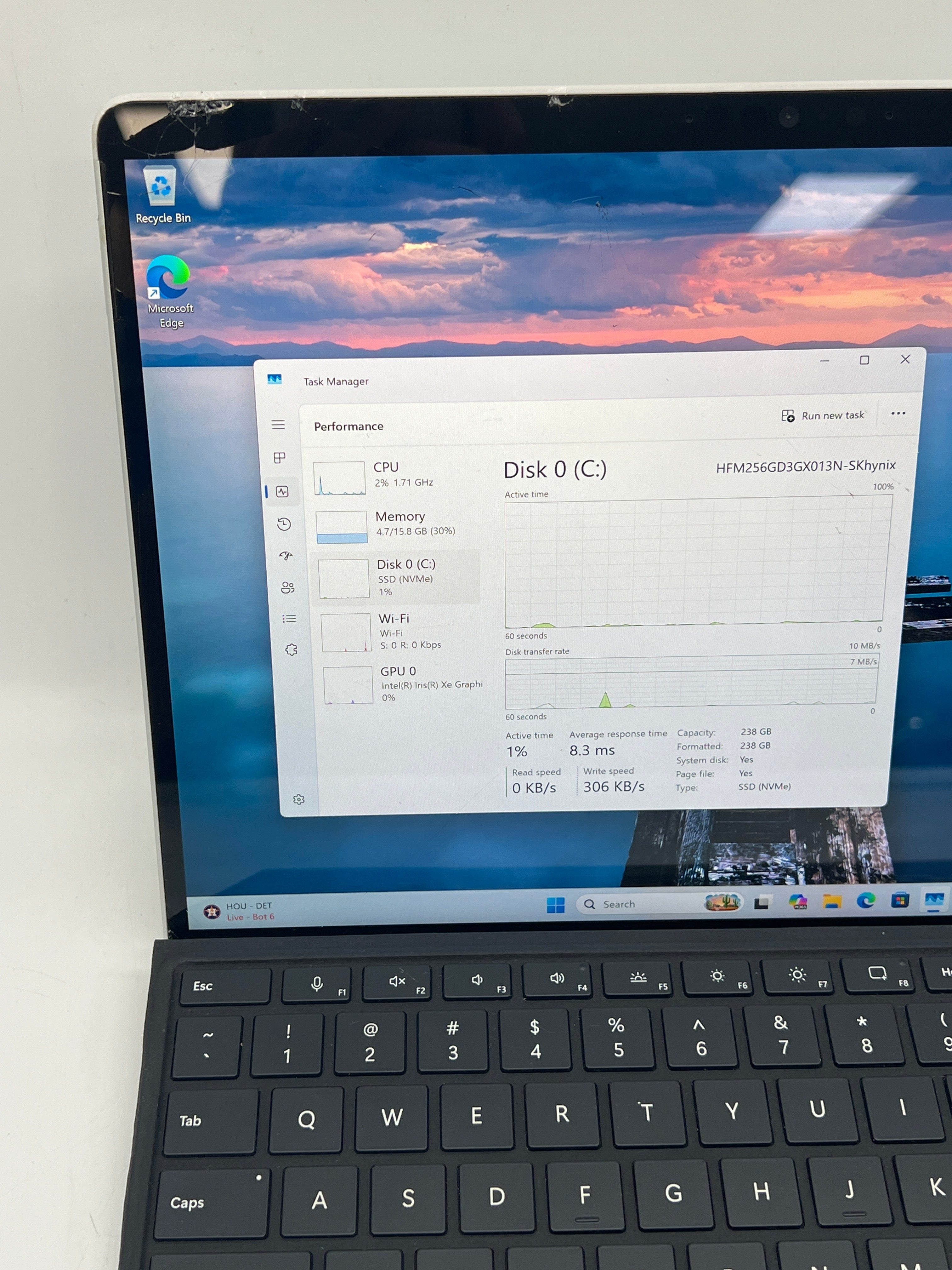 Microsoft Surface Pro 8 1982 i7-1185G7 16GB RAM 256GB SSD - Cracked screen