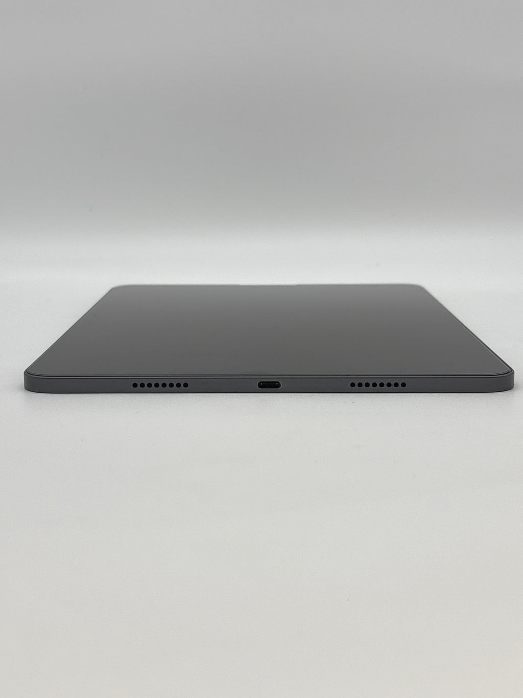 Apple iPad Pro 11" 3rd Gen A2460 256GB Space Gray Wi-Fi only w/ Keyboard