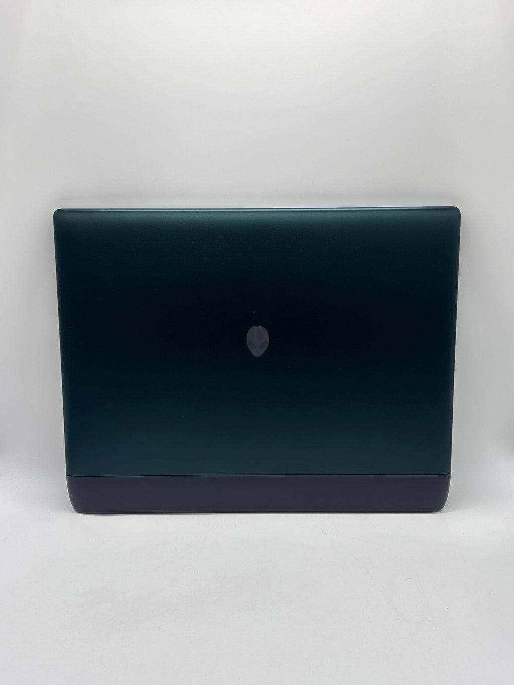 Dell Alienware 18 Area 51 Ultra 9 275HX 64GB RAM 2TB SSD RTX 5090 - Warranty