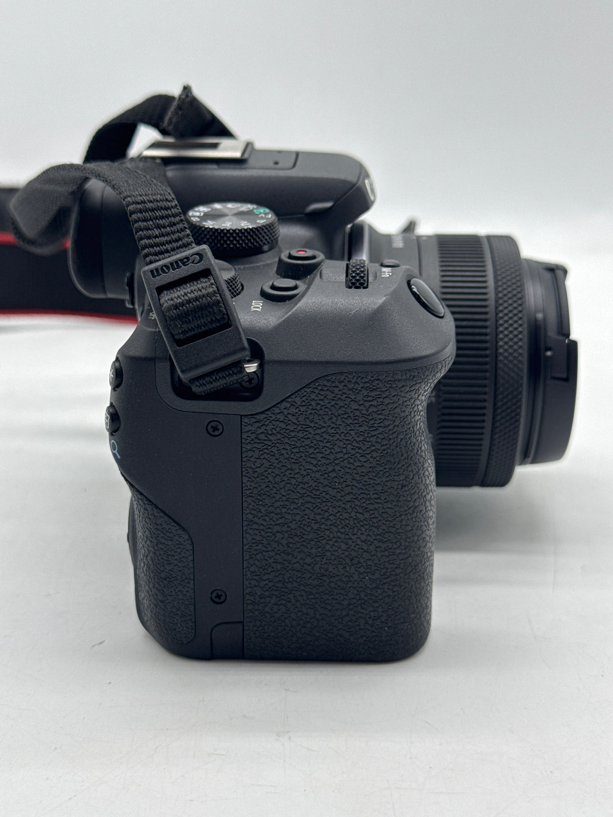 Canon EOS R10 24.2MP Mirrorless Camera w/ Lens Flash Black - Used