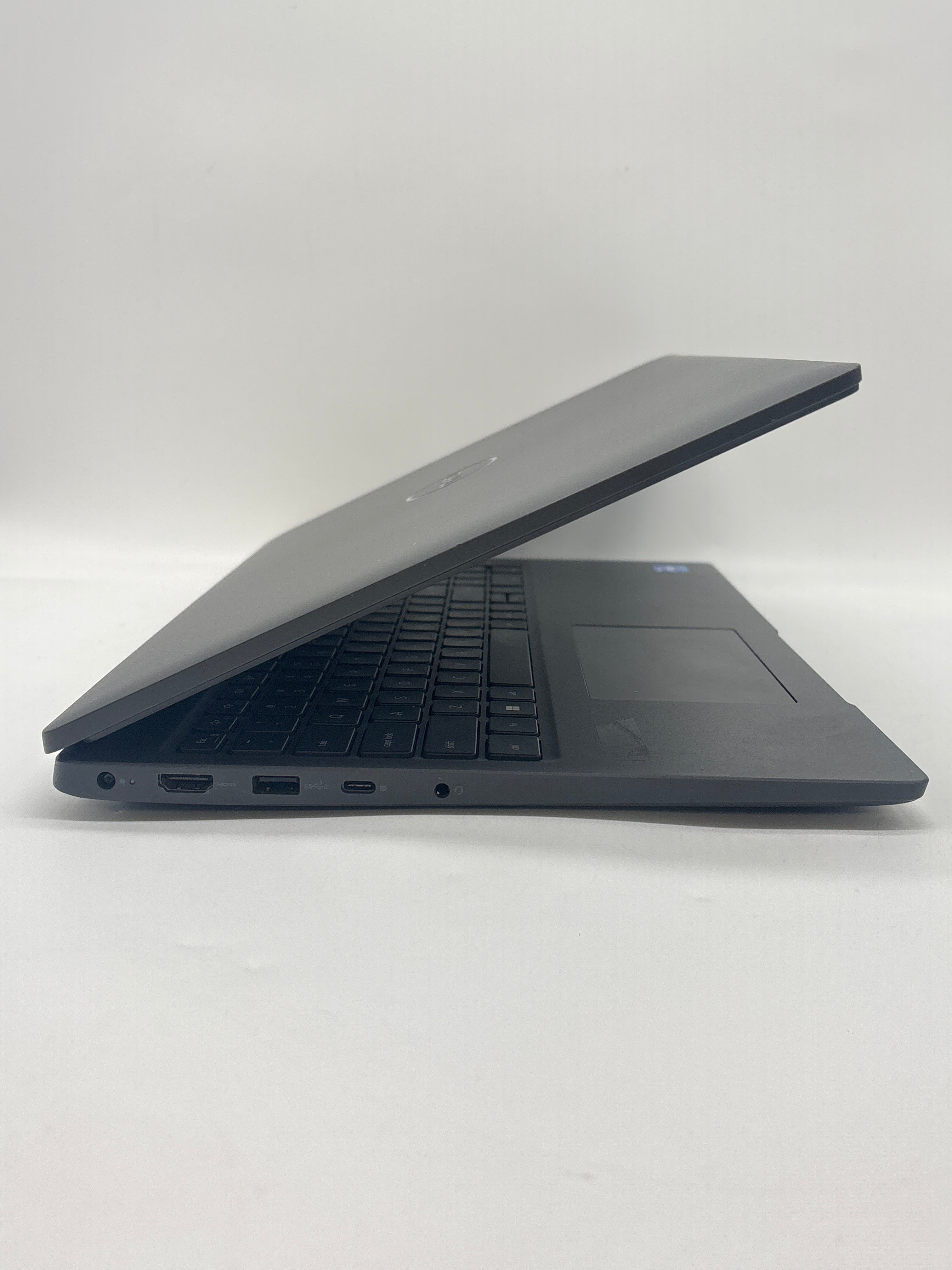 Dell Latitude 3540 15.6" Intel Core i5-1335U 8GB RAM 256GB SSD Black - Used