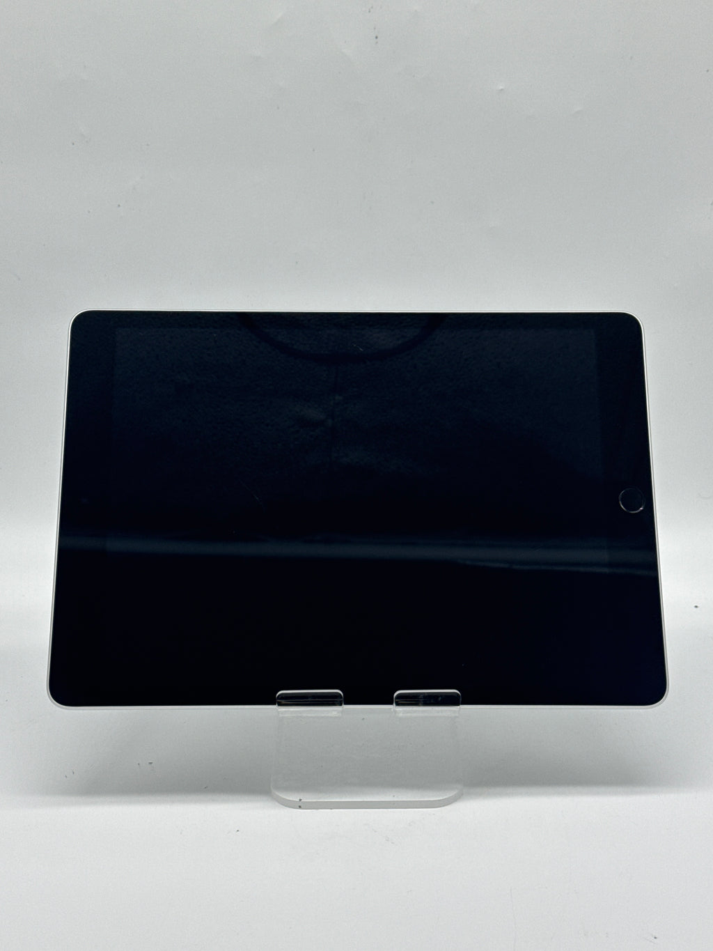 Apple iPad 9th Gen A2602 Wi-Fi 64GB Silver 10.2in A13 Bionic - Used