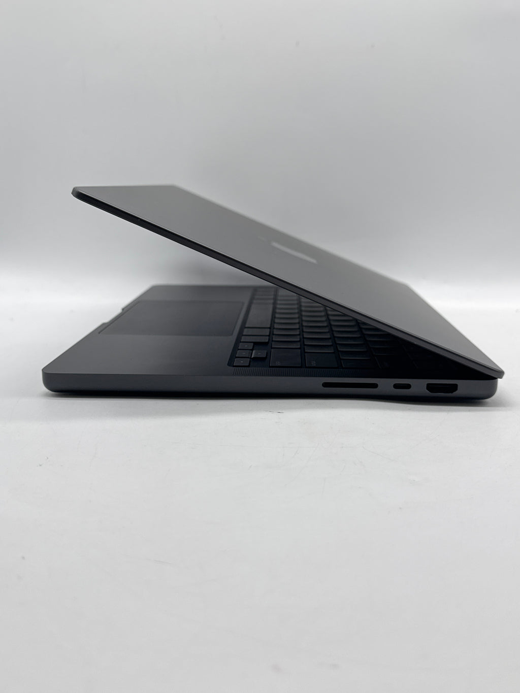 Apple MacBook Pro 14" A3434 Apple M5 16GB RAM 1TB SSD Black - Used