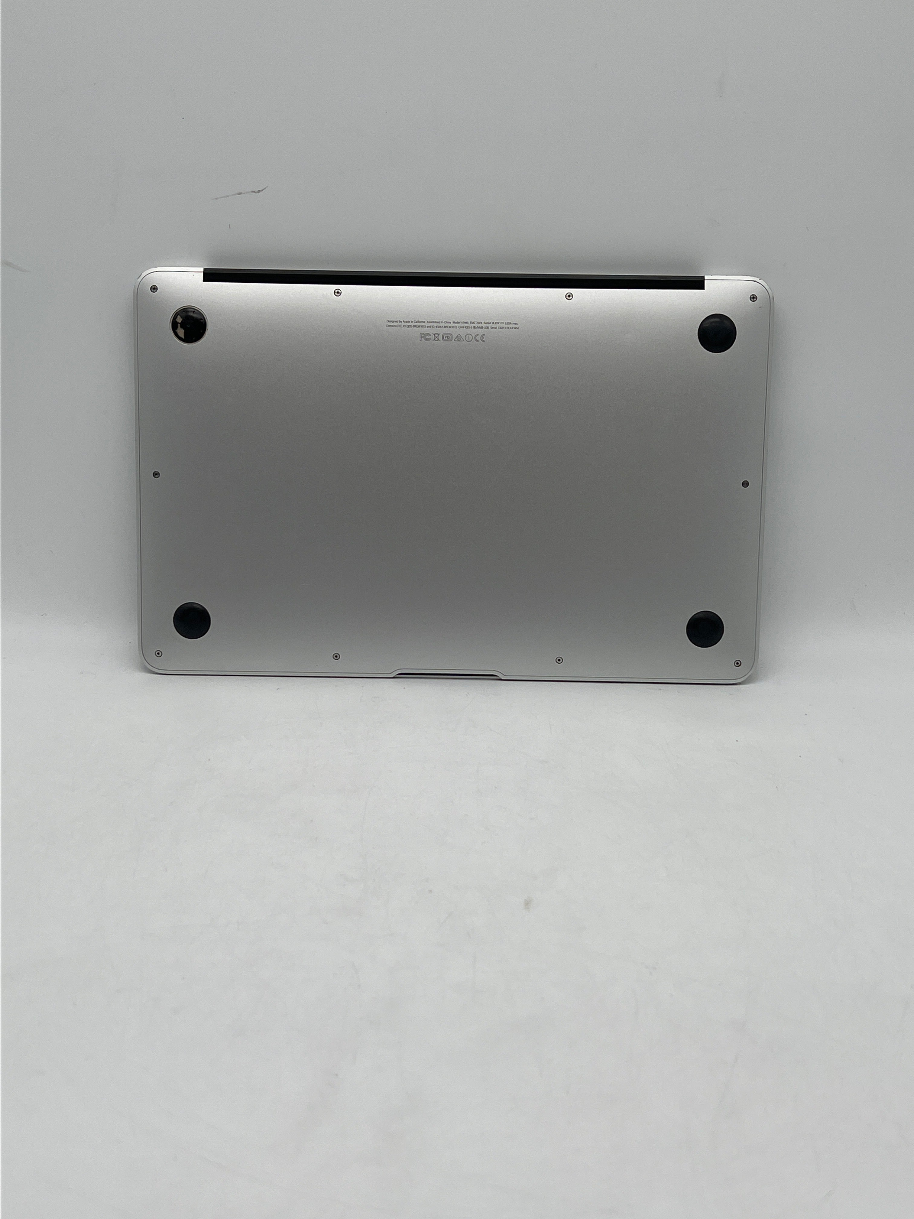 MacBook Air A1465 i5 4GB RAM 128GB SSD - Used