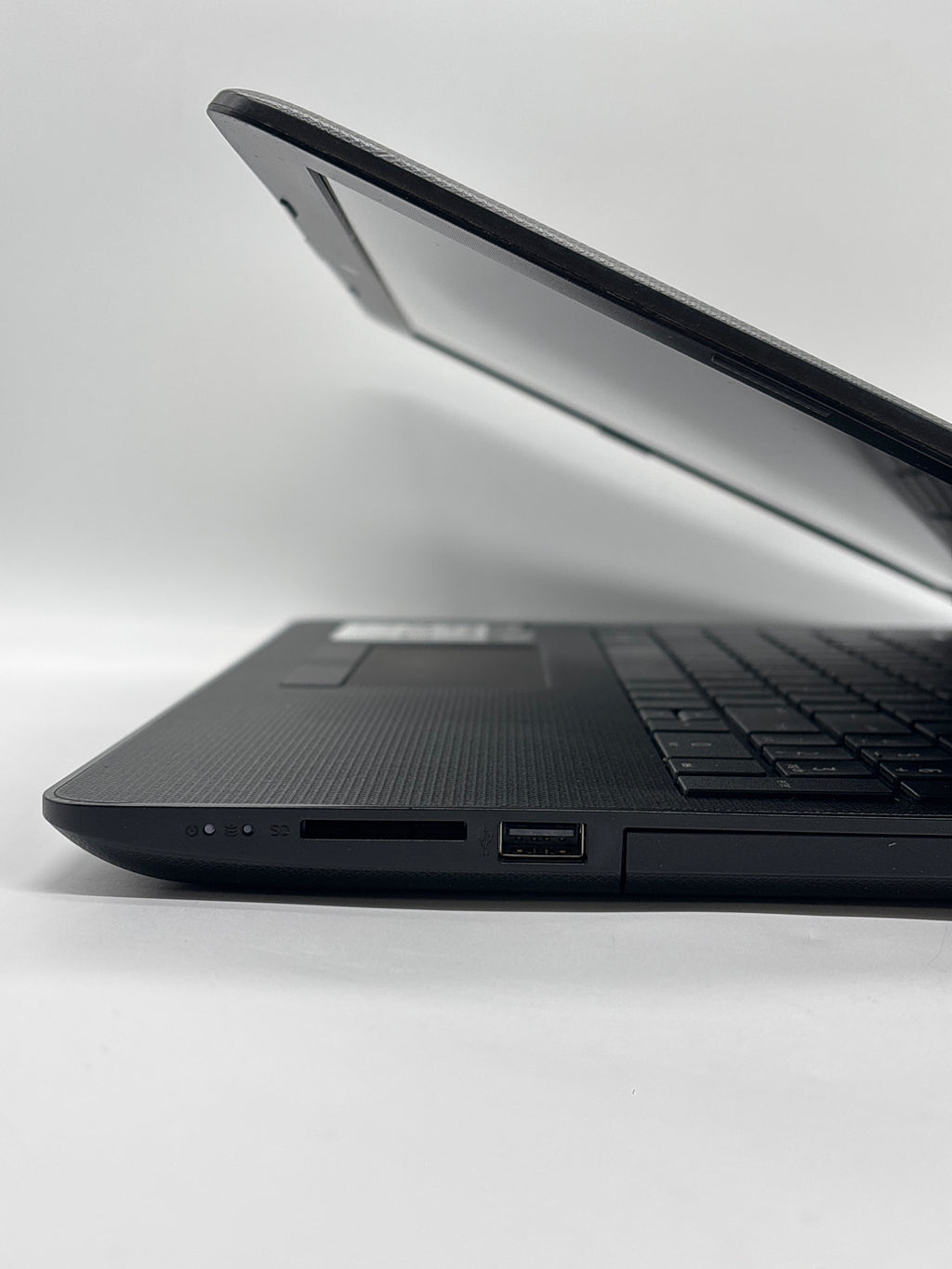HP 15-bw075nr AMD A6-9220 4GB RAM 500GB HDD