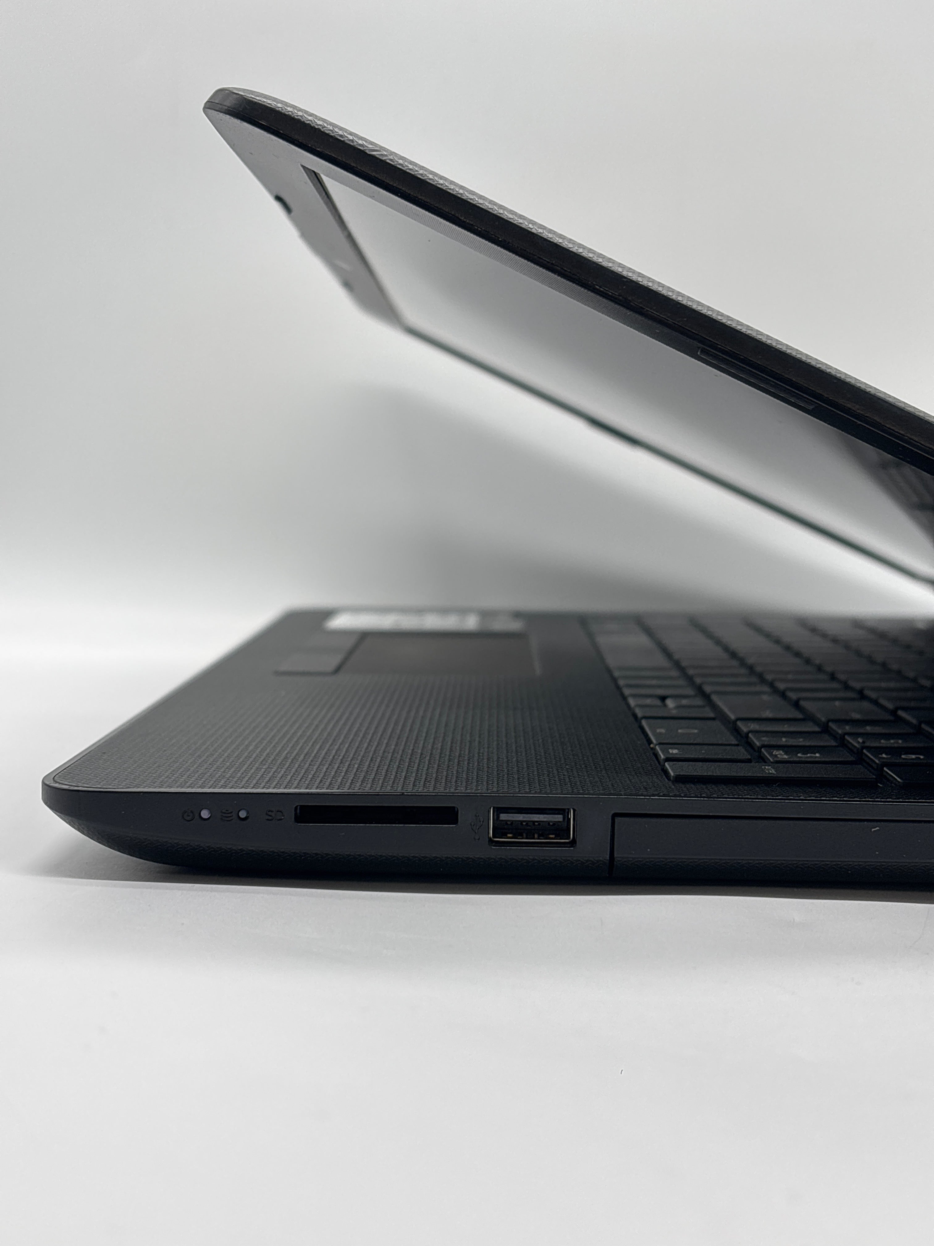 HP 15-bw075nr AMD A6-9220 4GB RAM 500GB HDD