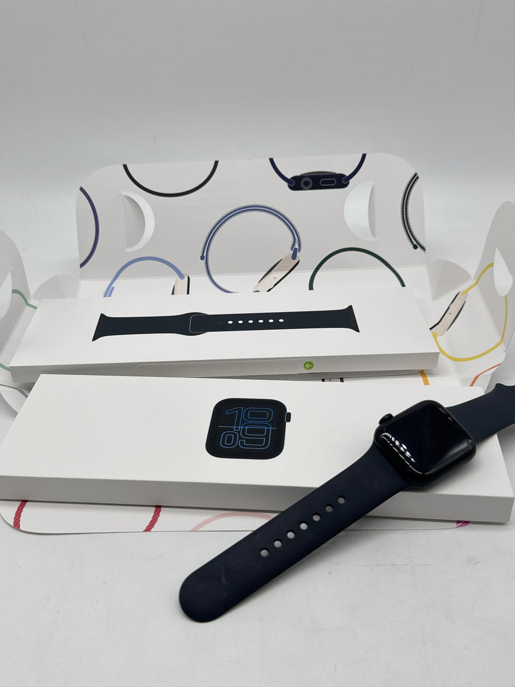 Apple Watch SE 3 Cellular GPS A3326 40mm Aluminum - Used with Box