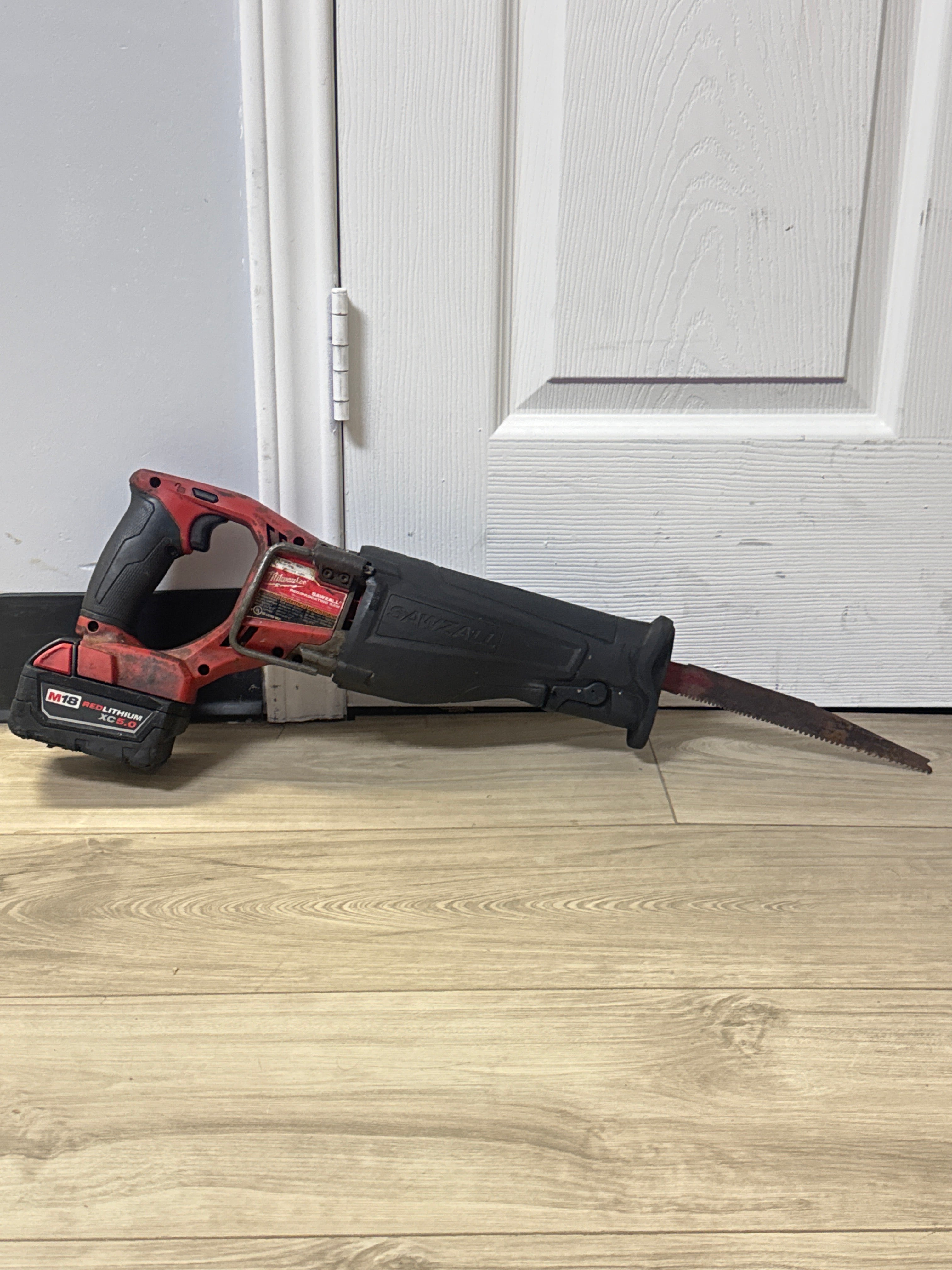 Milwaukee 2720-20 Bundle Power Tool Black Used - B Charger 1 Battery