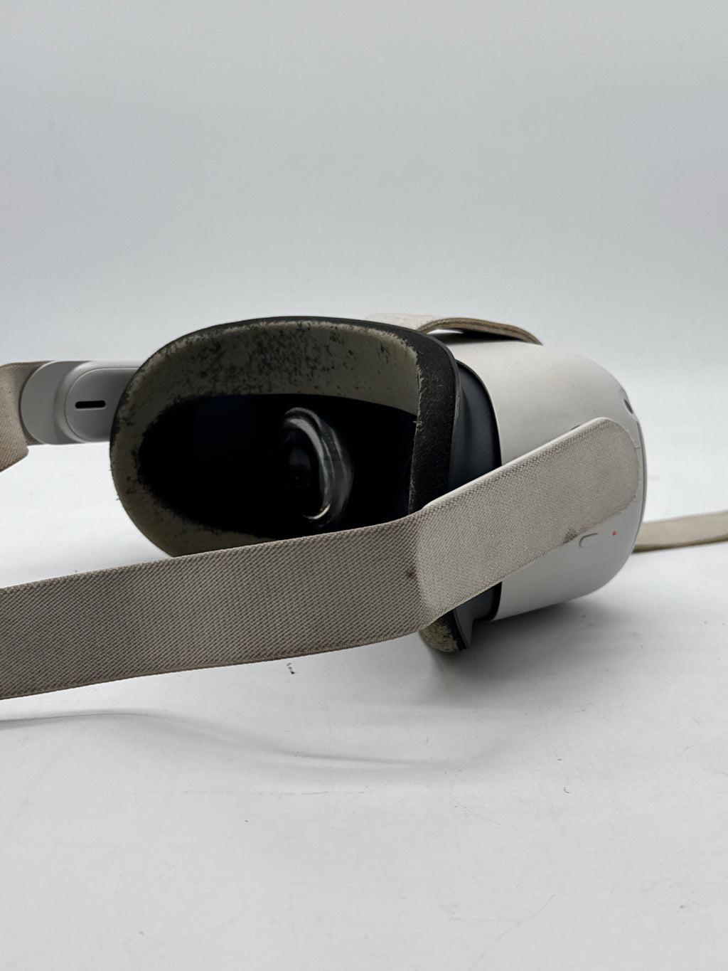 Meta Oculus Quest 2 64 GB VR Headset White - For Parts