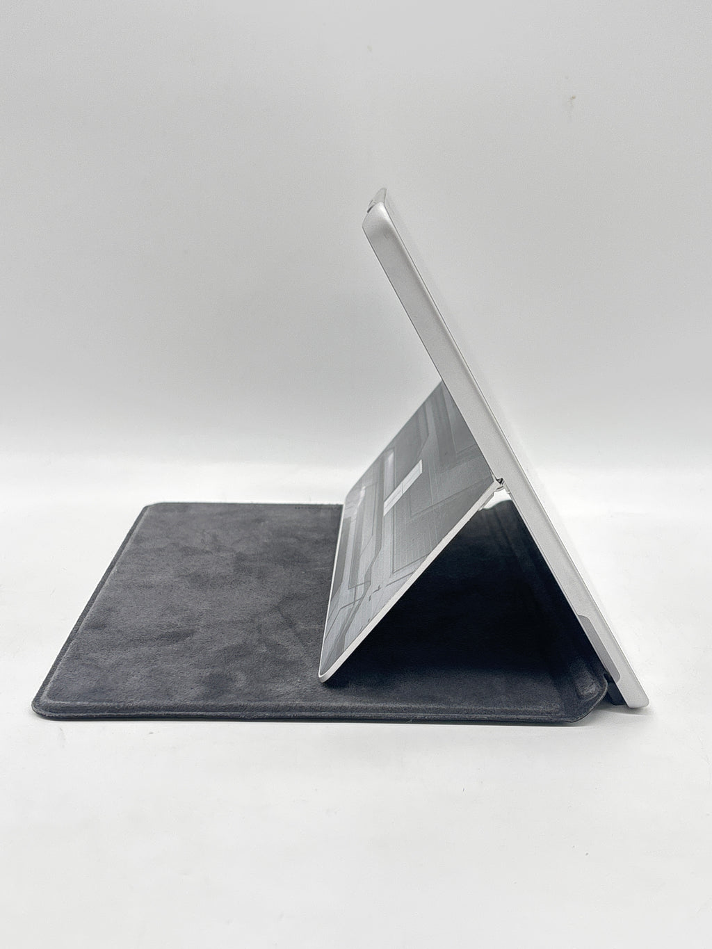 Microsoft Surface Go 2 m3-8100Y 8GB RAM 128GB SSD - Used