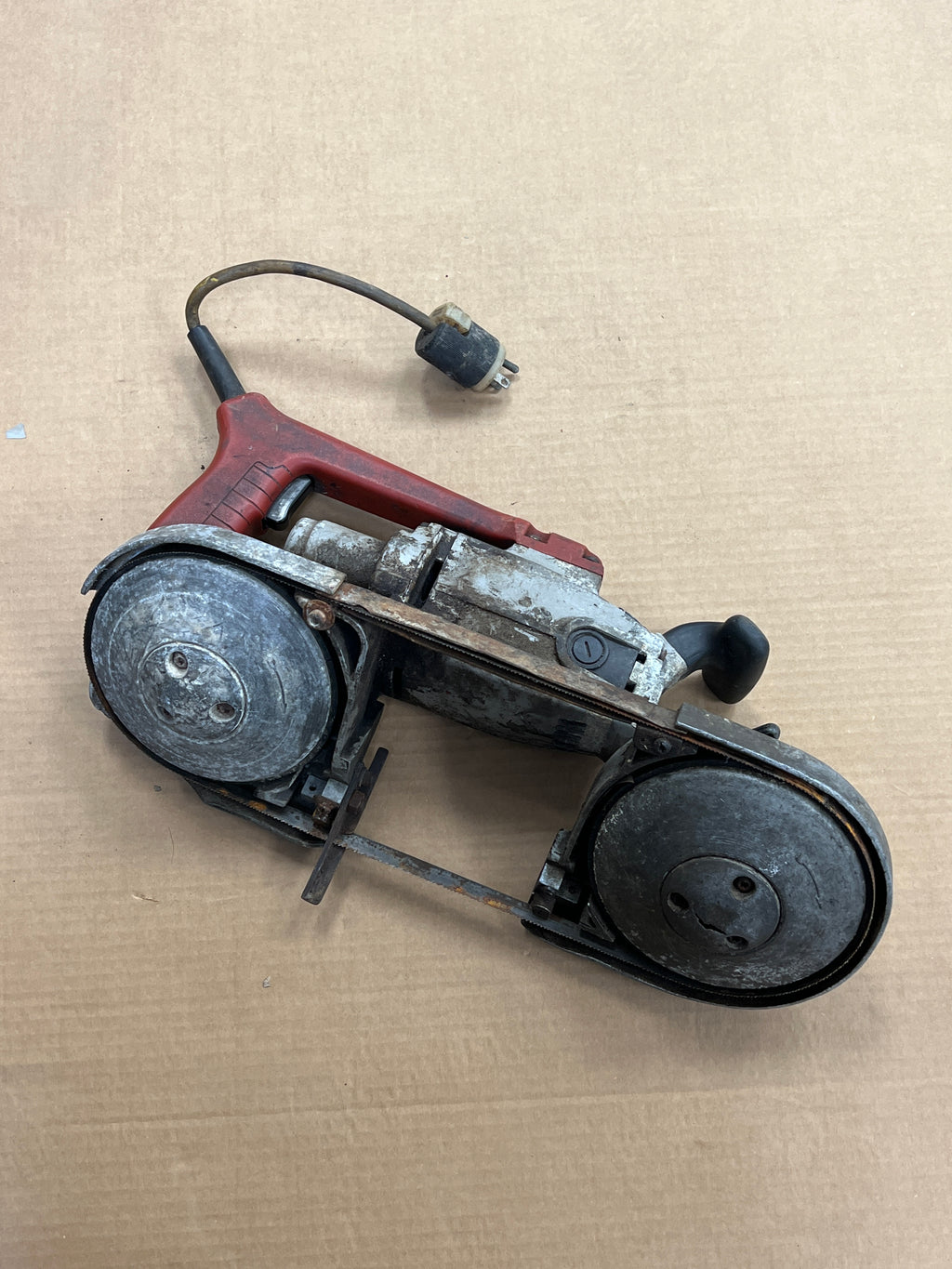 Milwaukee 6225 Portable Band Saw 200/250fpm 120v-ac