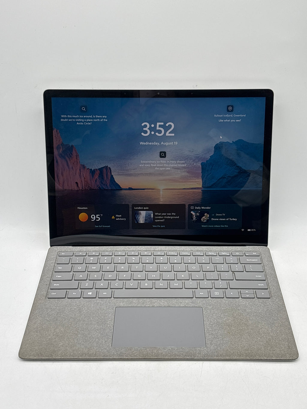 Microsoft Surface Laptop 1769 13" Intel Core i5-8350U 8GB RAM 256GB SSD Silver - Used