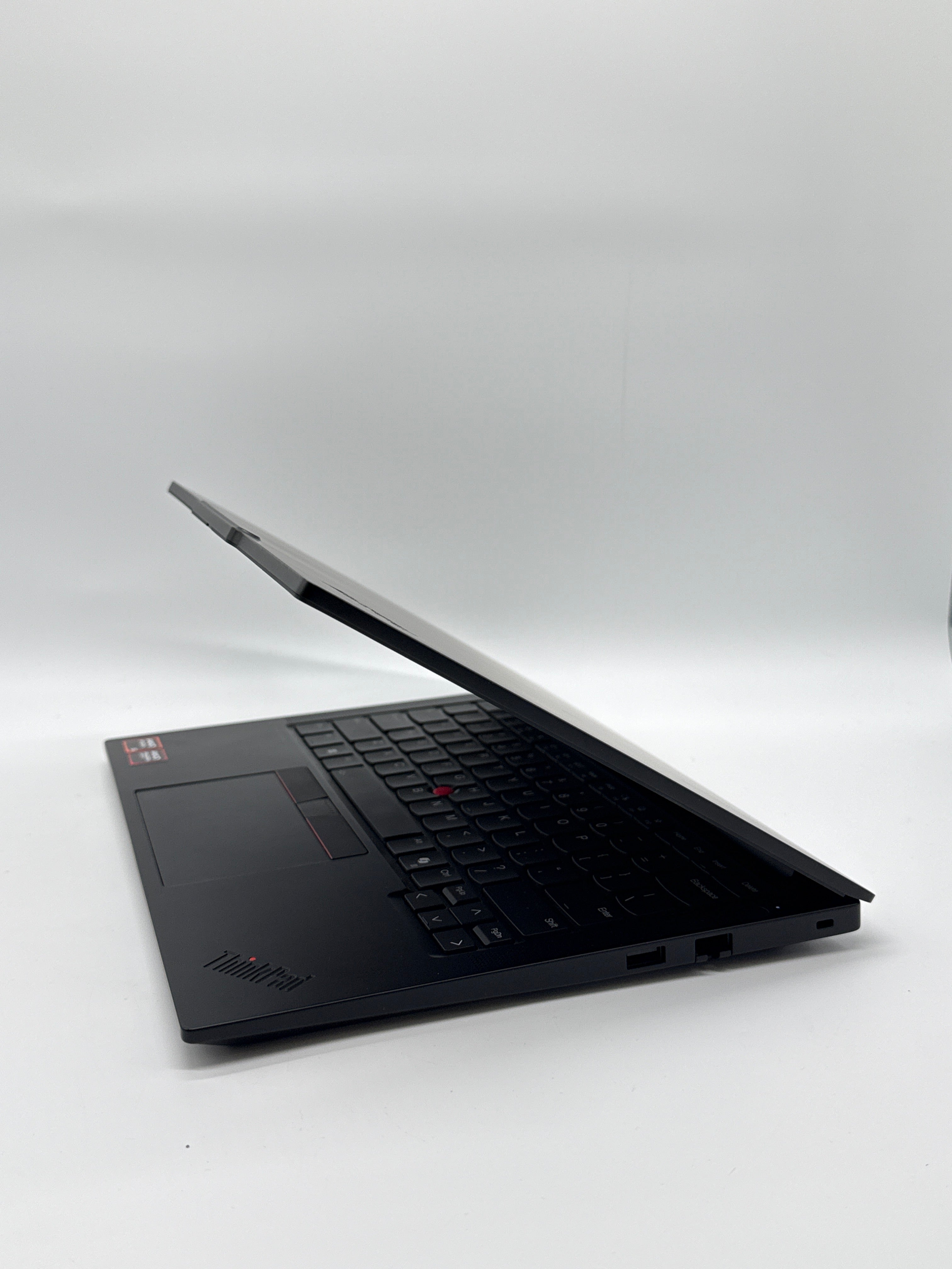 Lenovo ThinkPad E14 Gen 7 Ryzen 5 16GB RAM 512GB SSD Radeon 760M