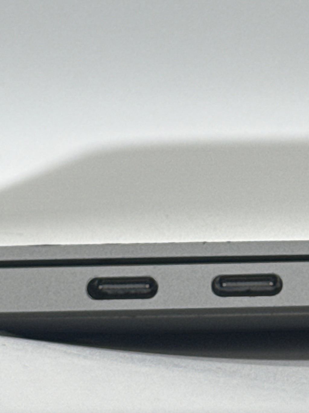 Apple MacBook Pro 15" A1990 i7 16B RAM 512GB SSD - Used