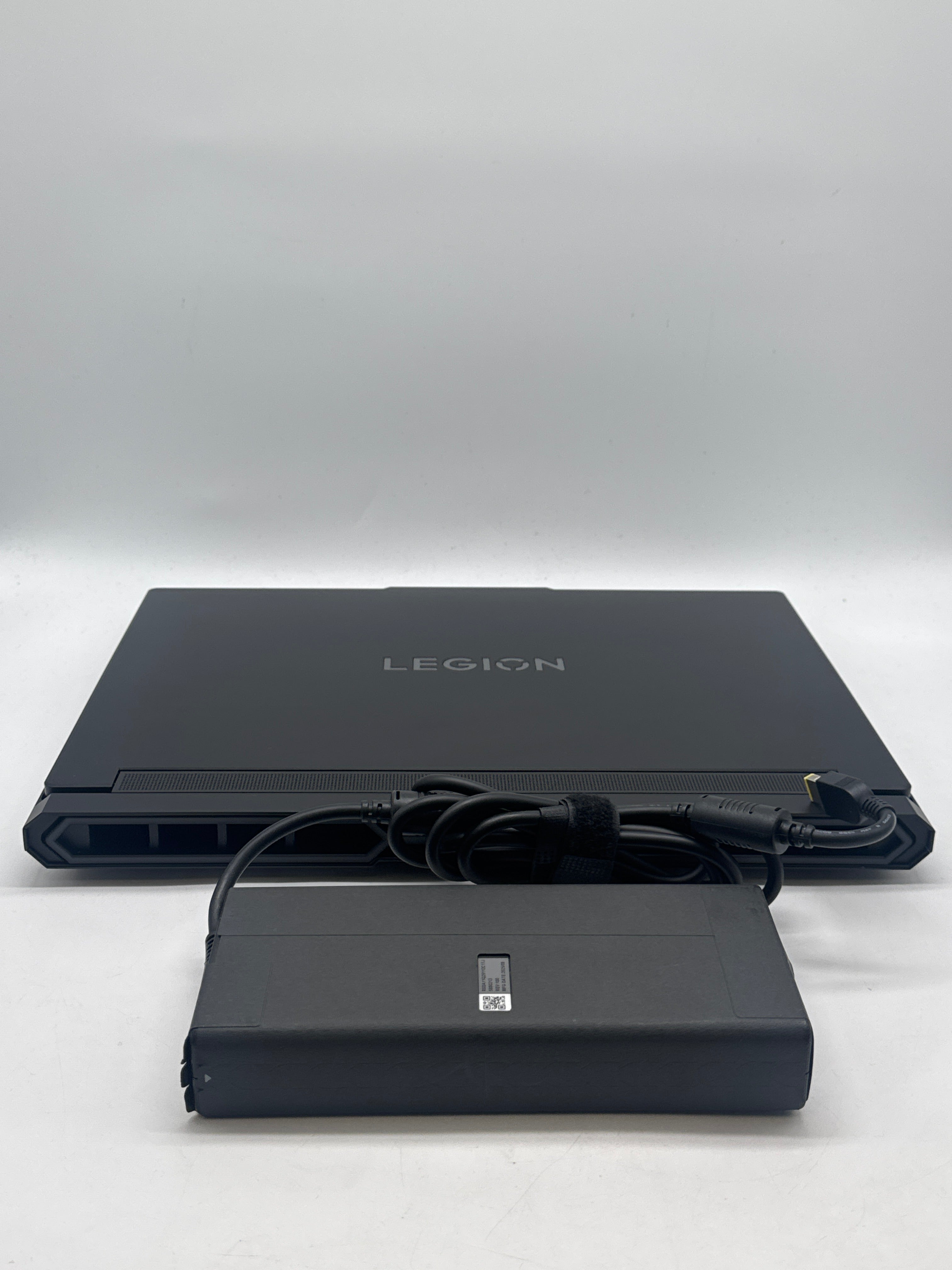 Lenovo Legion Pro 7 16" Core Ultra 7 255HX 32GB 2TB SSD RTX 5070 Ti - For Parts
