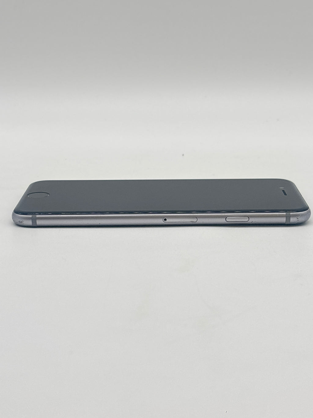 Apple iPhone 6 - 64GB - Gray - Unlocked - Used