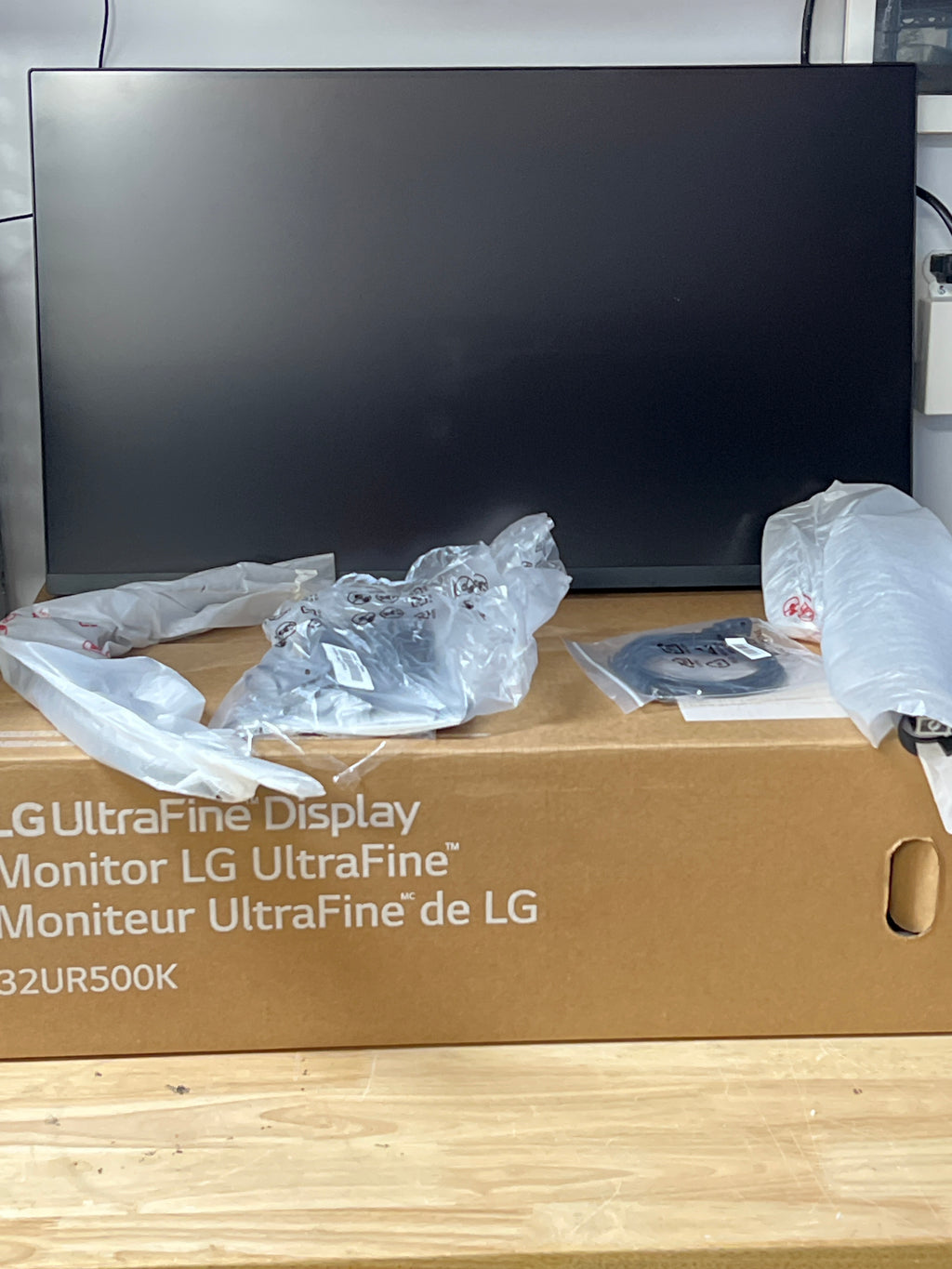 LG 32UR500K 32" 4K Ultra HD Monitor - New Open Box