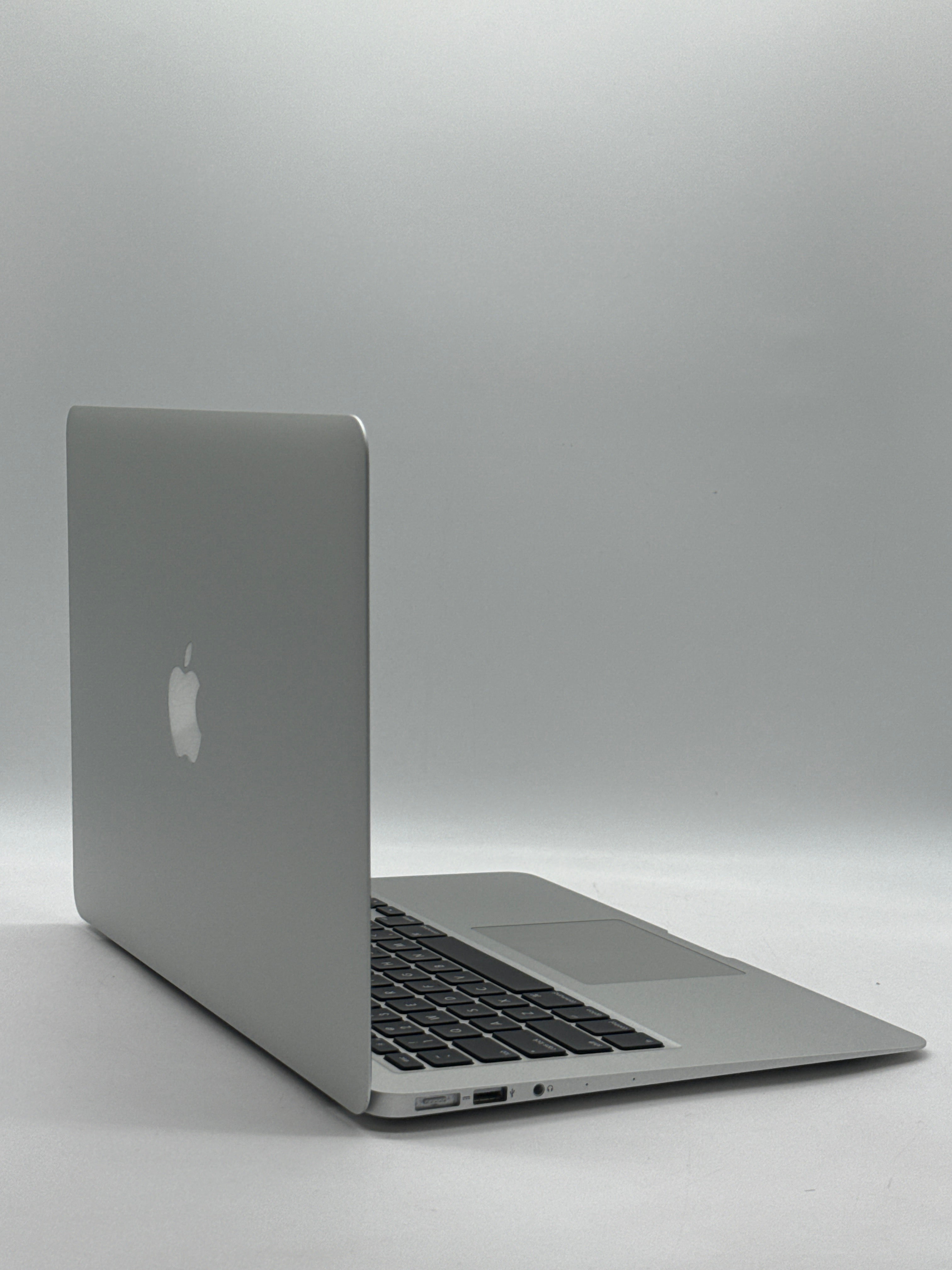 Apple MacBook Air 13" A1466 2013 i7 8GB RAM 500GB SSD - For Parts [Bad Battery]