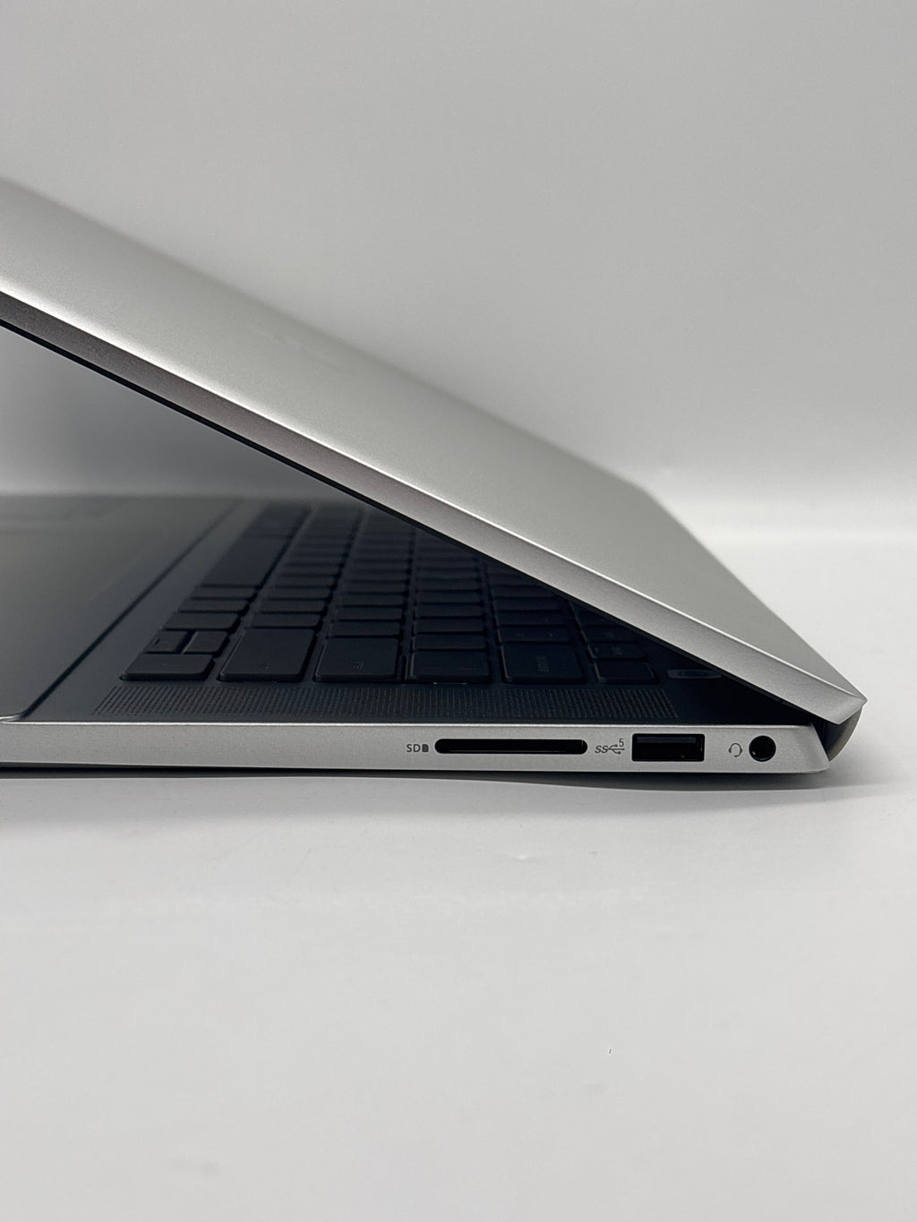 Dell Inspiron 16 5620 Touch i7-1255U 16GB RAM 512GB GeForce MX570