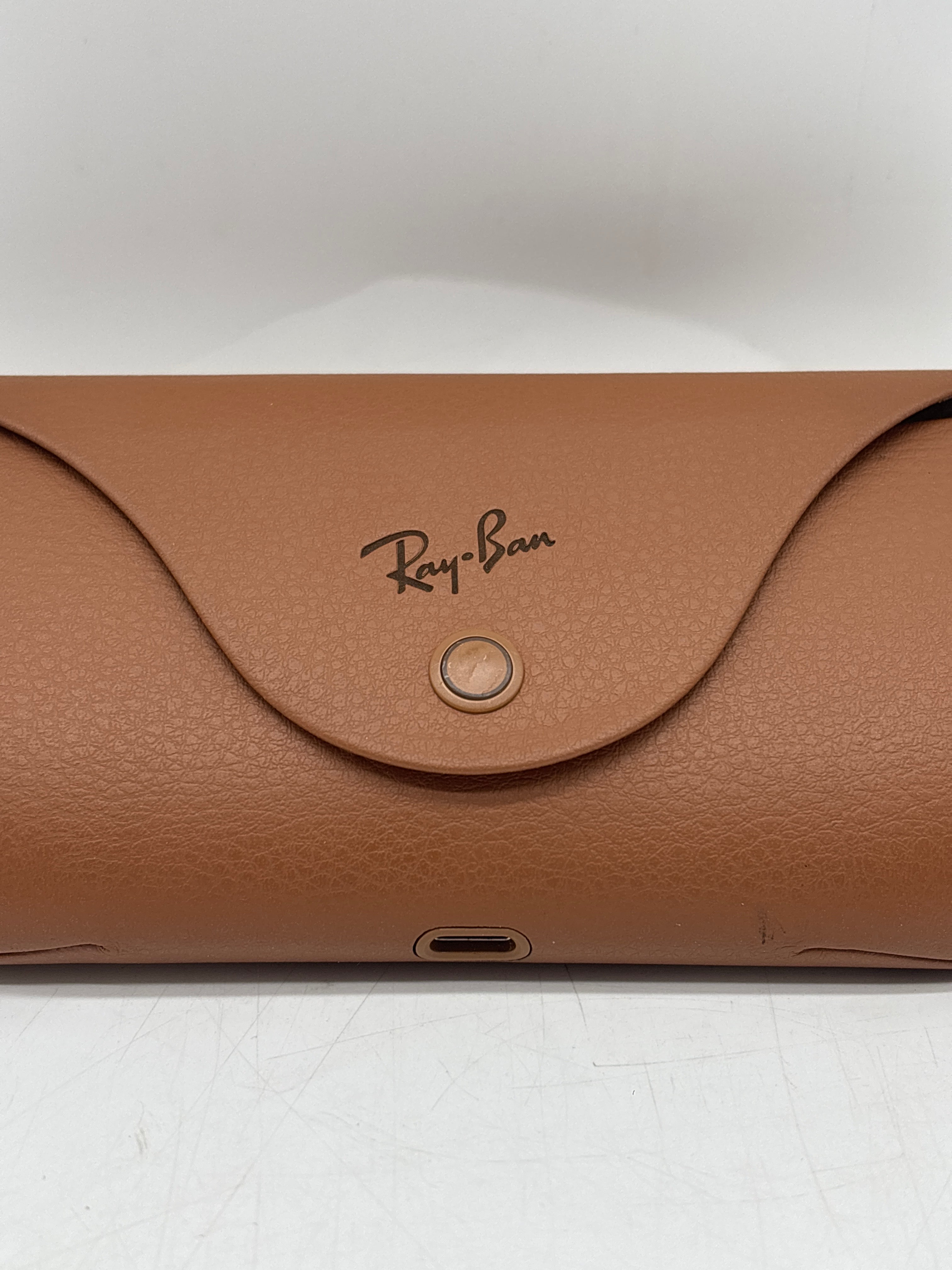 Ray-Ban Meta Wayfarer Charging Case Brown 1AT2414A00 - Dent on Corner