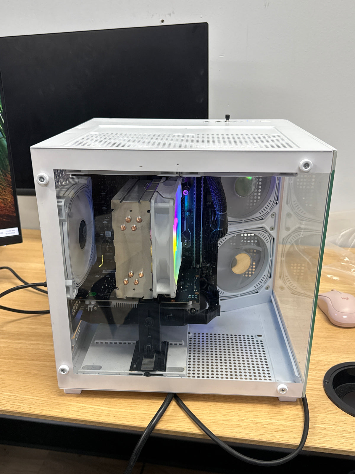 Custom Gaming PC i5-12400F 32GB RAM 1TB SSD RTX 3050 White - Used