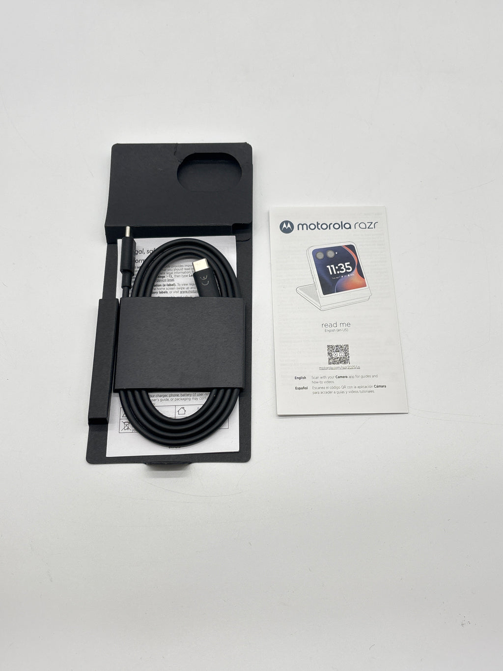 Motorola Razr 2025 256 GB w/ Box - For Parts (Visible by Verizon Compatible)