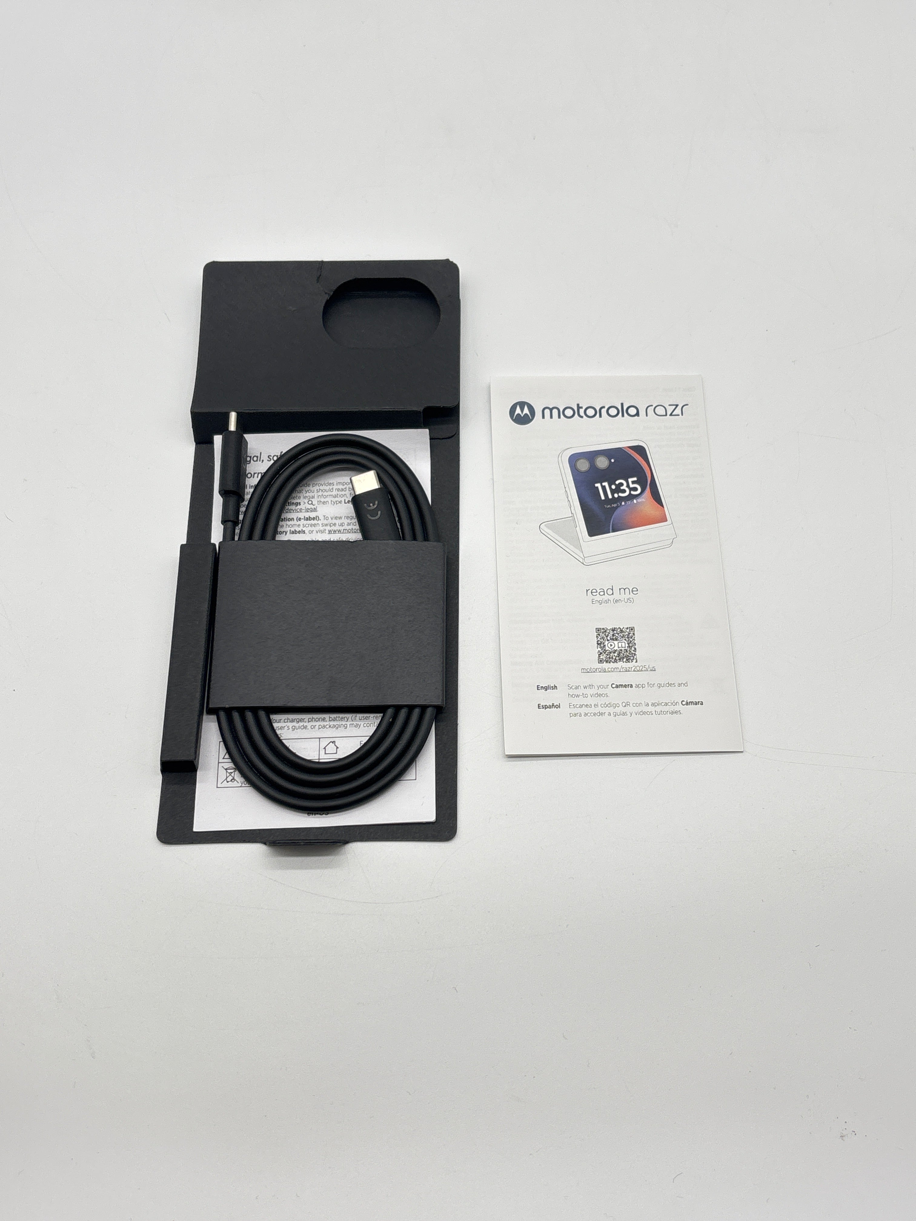 Motorola Razr 2025 256 GB w/ Box - For Parts (Visible by Verizon Compatible)