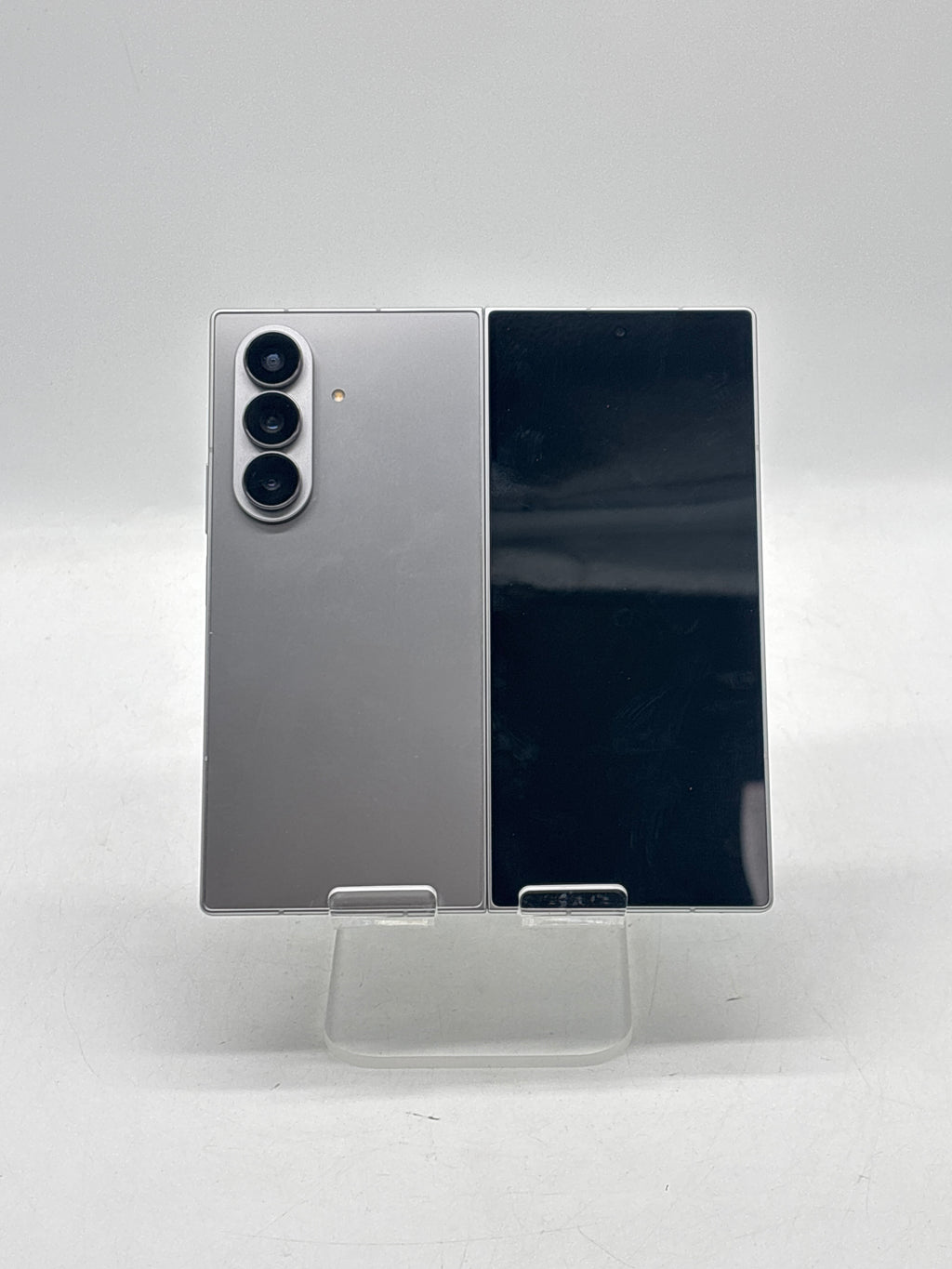 Samsung Galaxy Z Fold 7 512GB Silver Network Locked Verizon - READ