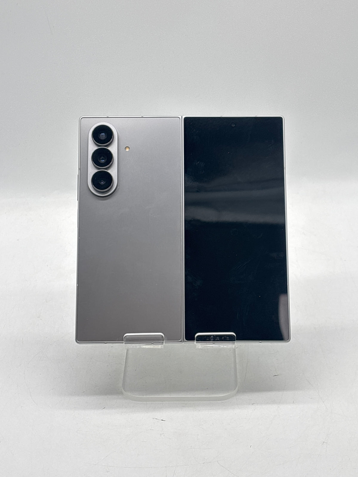 Samsung Galaxy Z Fold 7 512GB Silver Network Locked Verizon - READ
