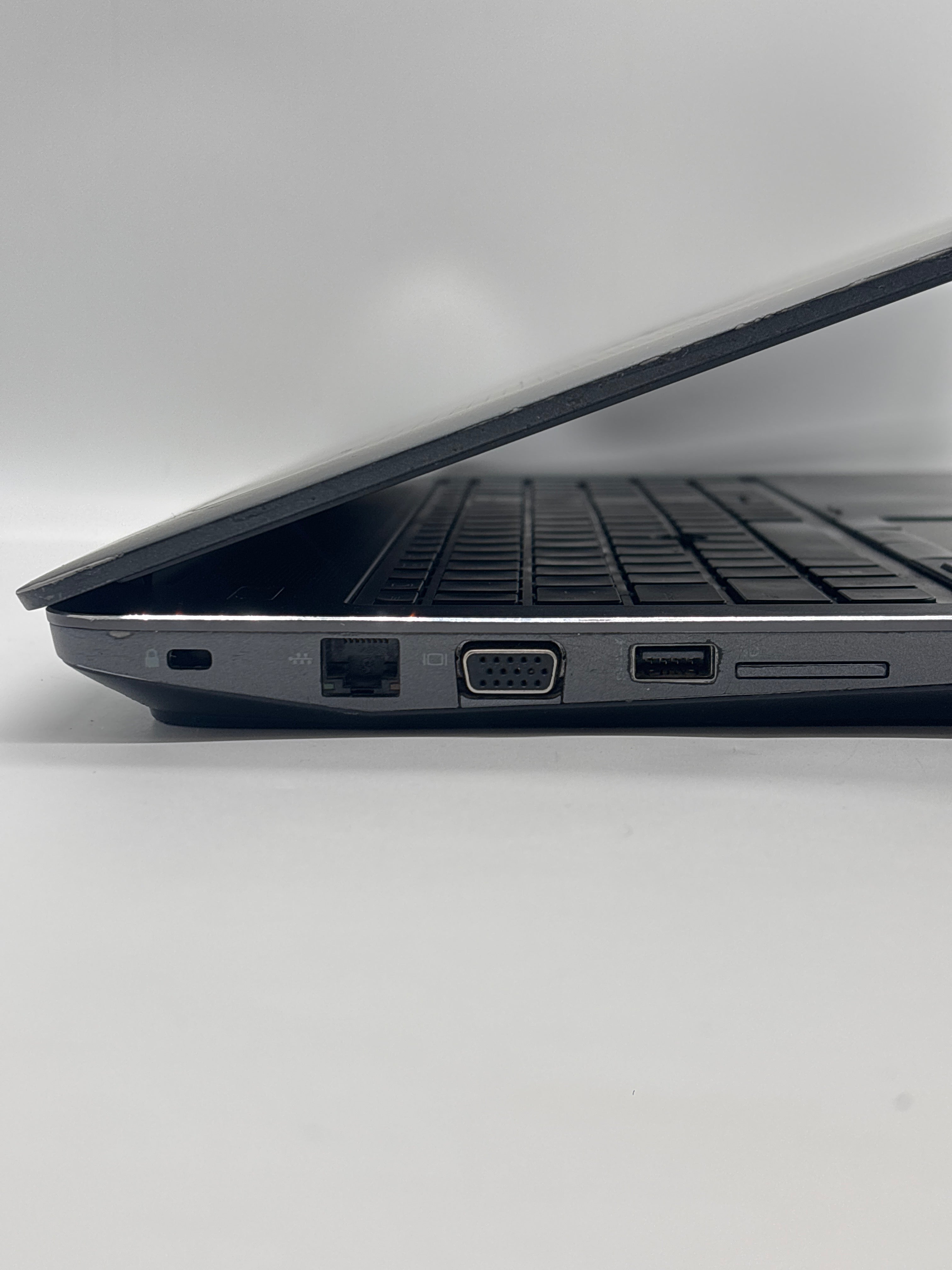 HP Zbook 15 G3 i7-6820HQ 32GB RAM 512GB SSD